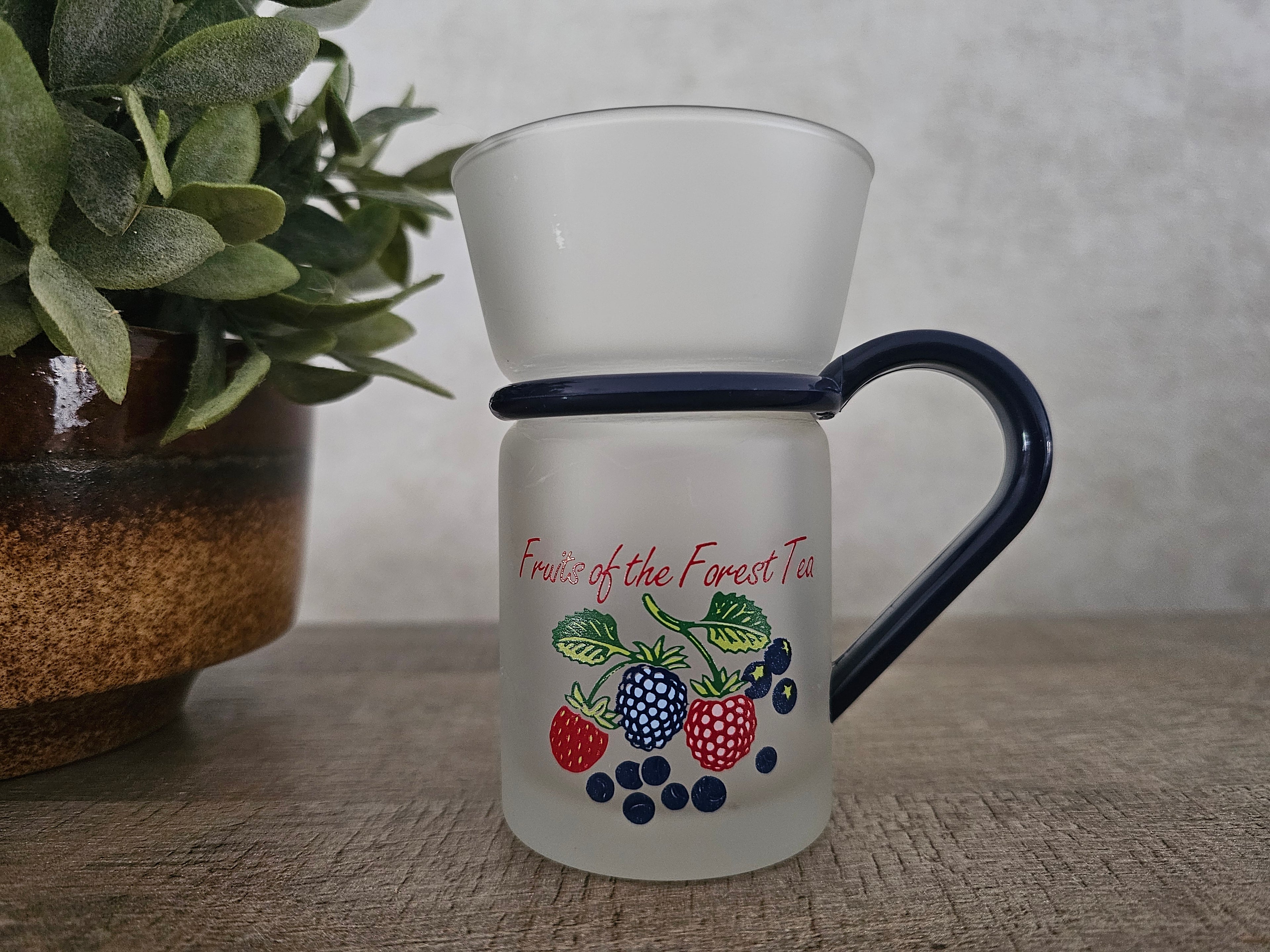 Thee beker matglas bosvruchten