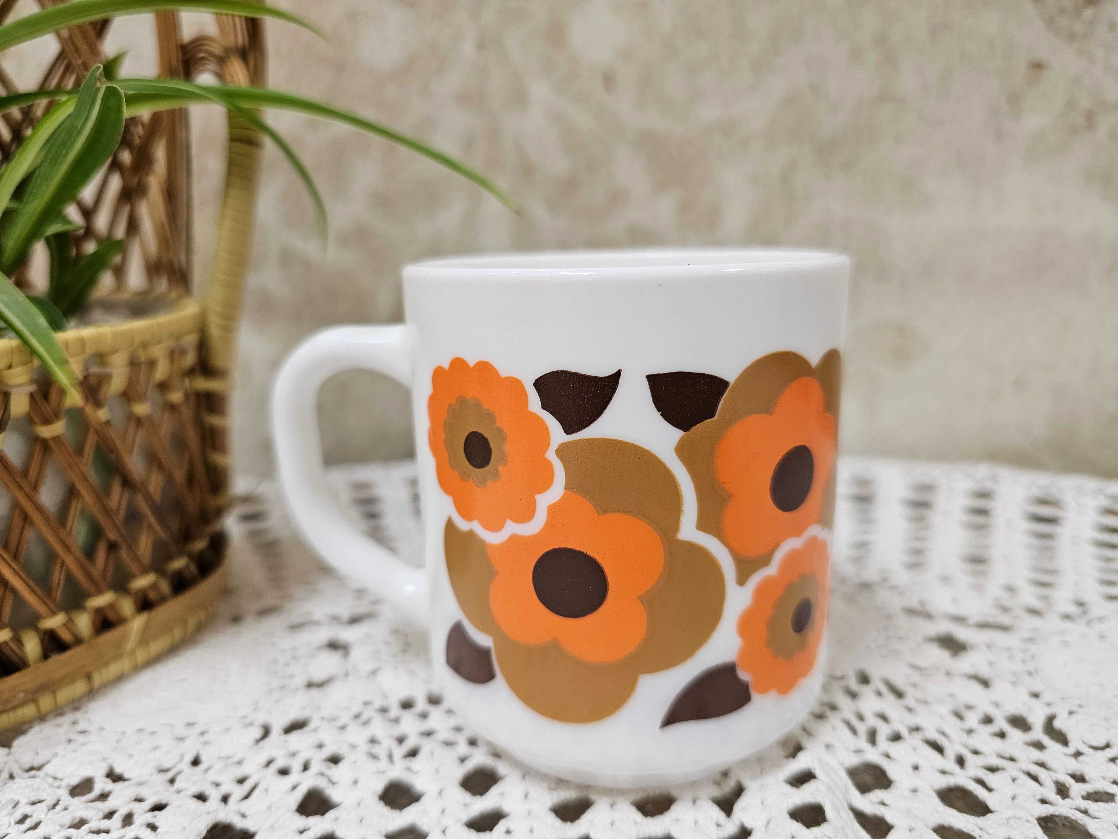 Arcopal France Lotus mok / koffie beker oranje bruine bloemen