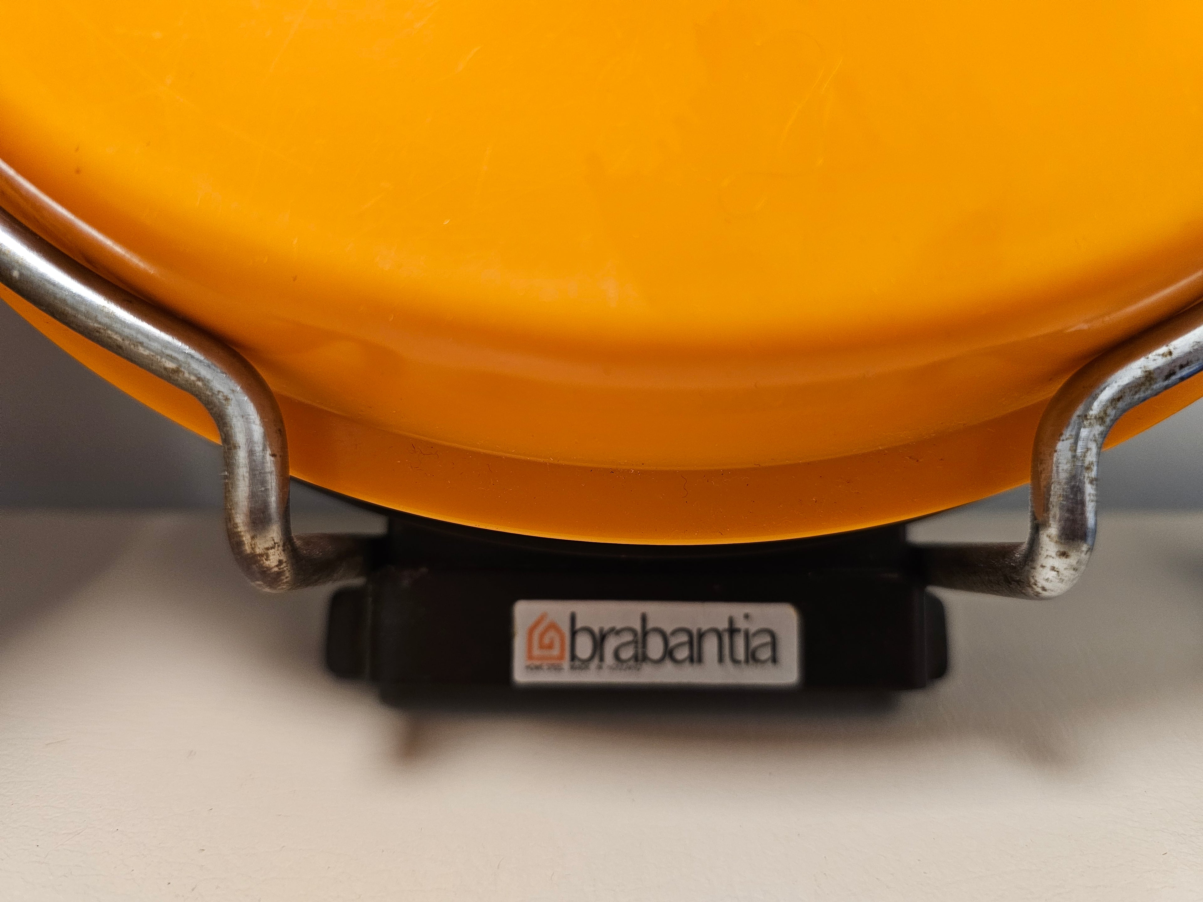 Brabantia keukenweegschaal oranje bruin