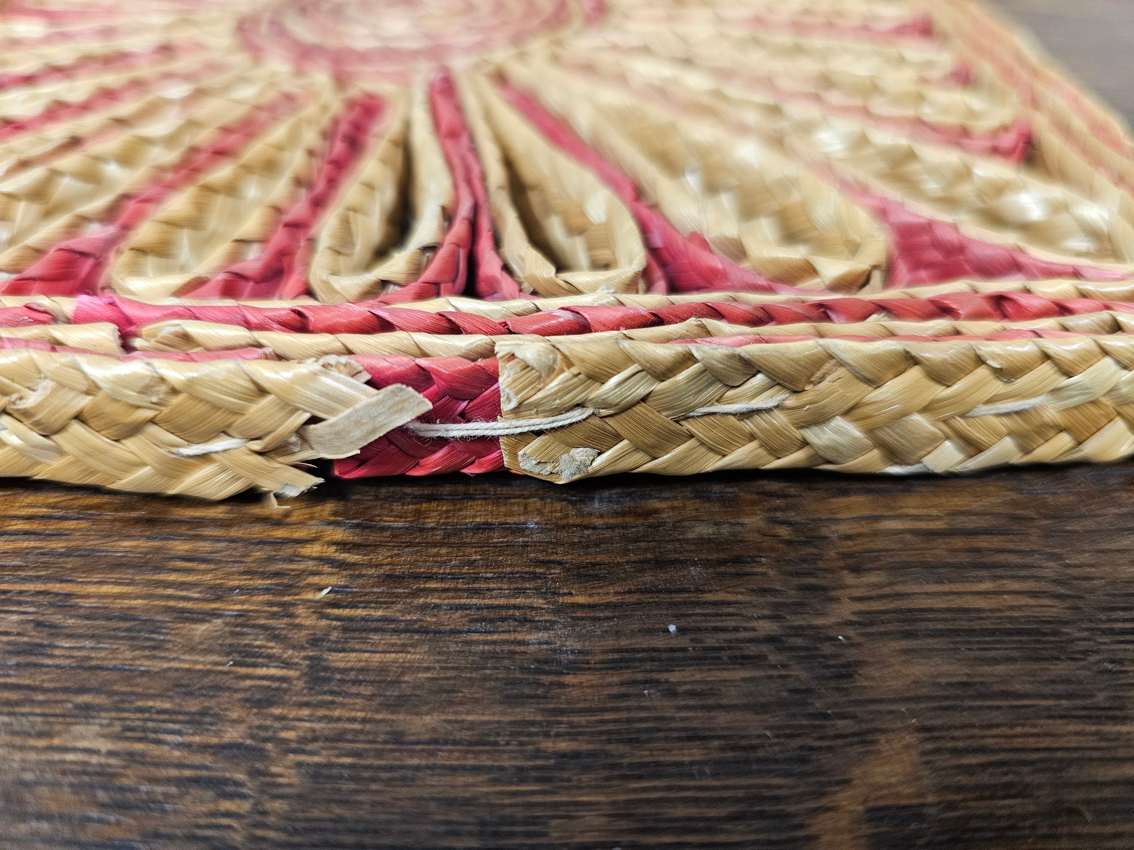 Raffia onderzetter vierkant rood goud
