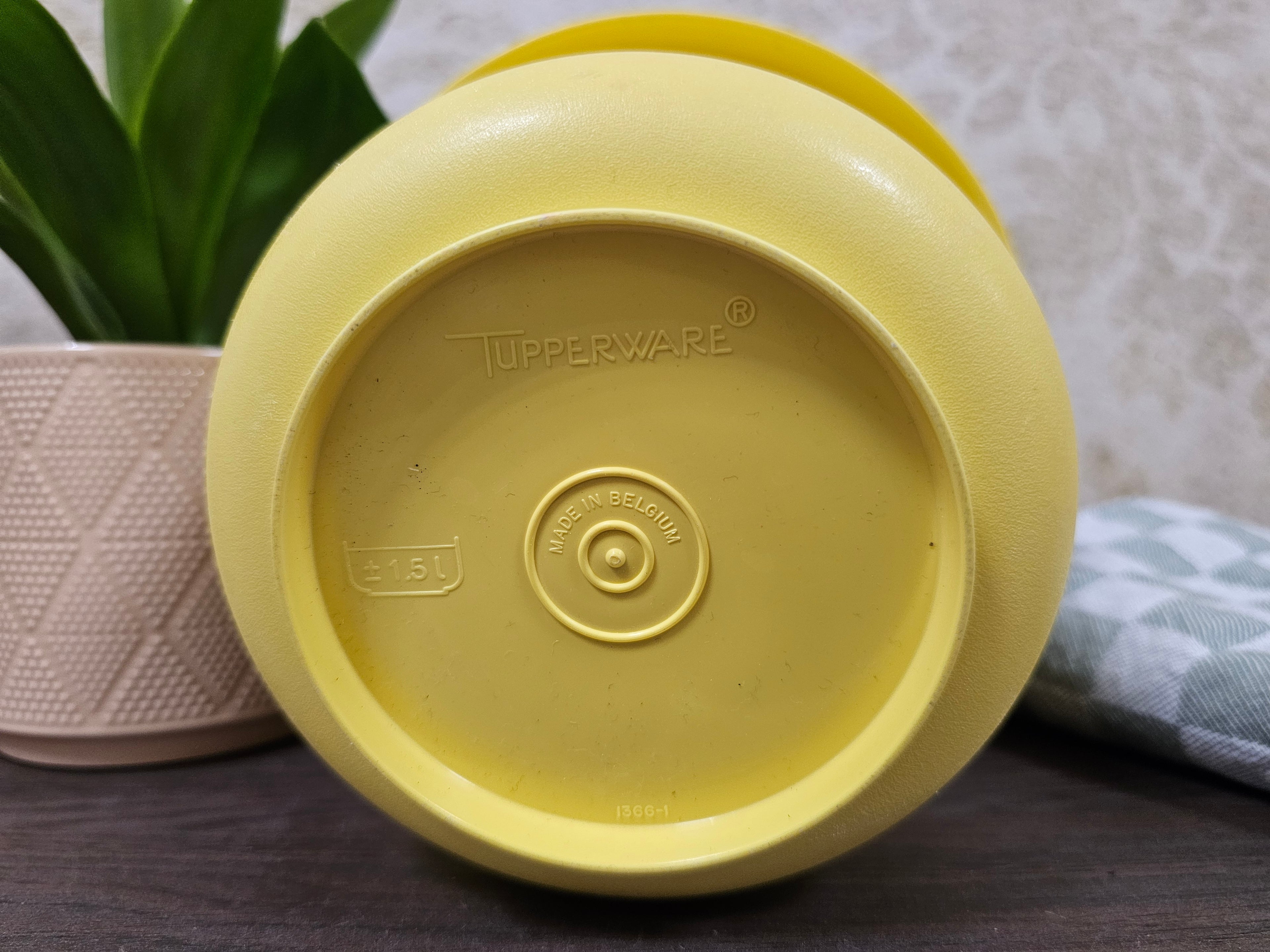 Tupperware gele beslagkom mengkom 1,5 liter