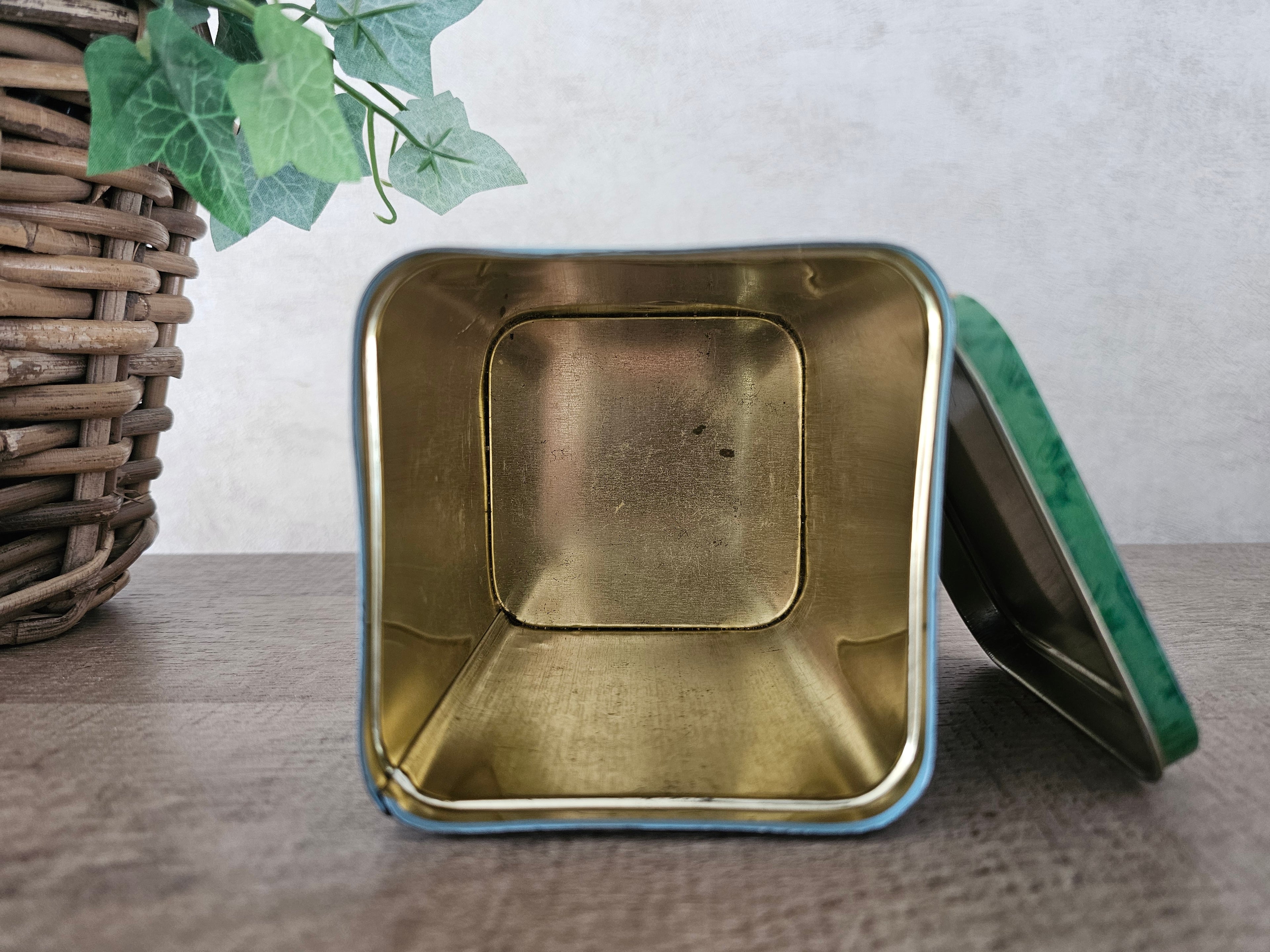 Pasen blikje met haasjes