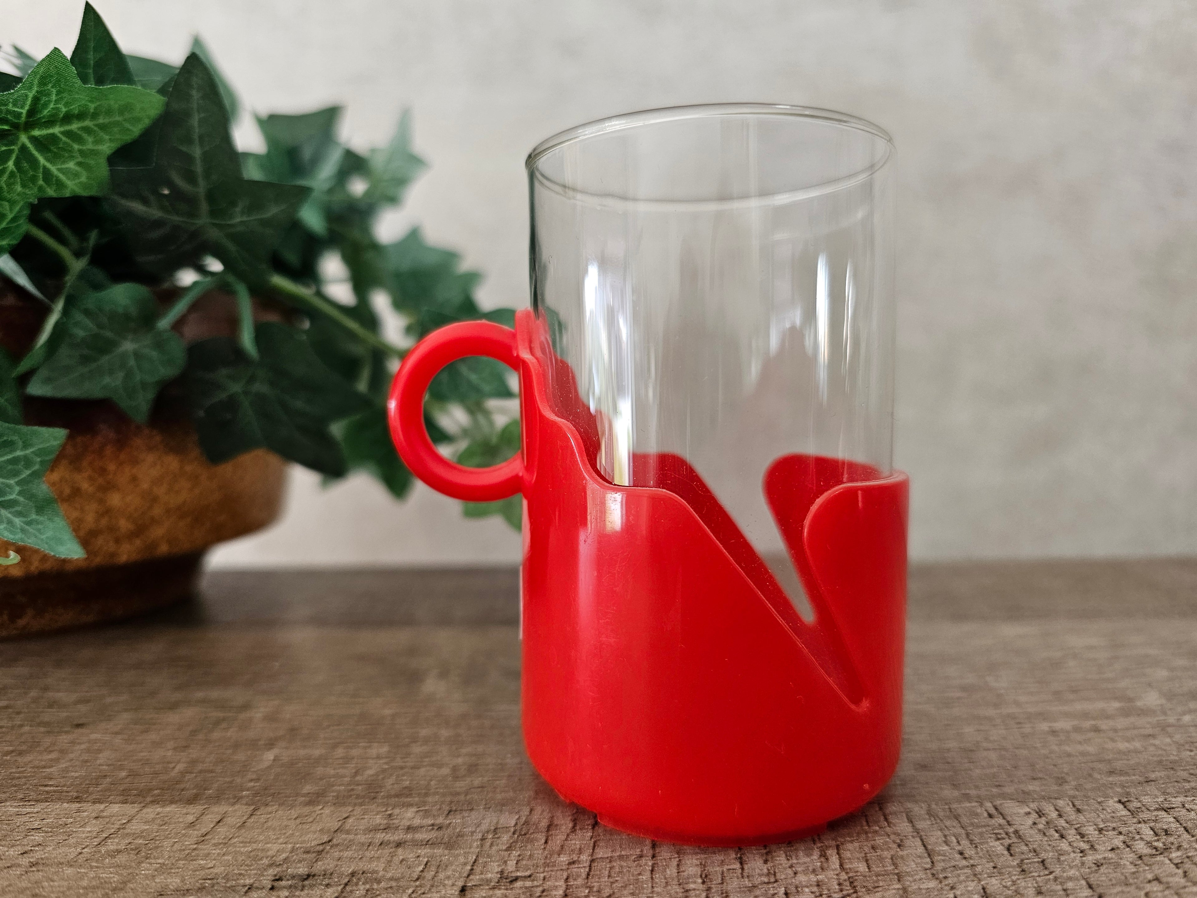 Thee glazen kunststof houder rood