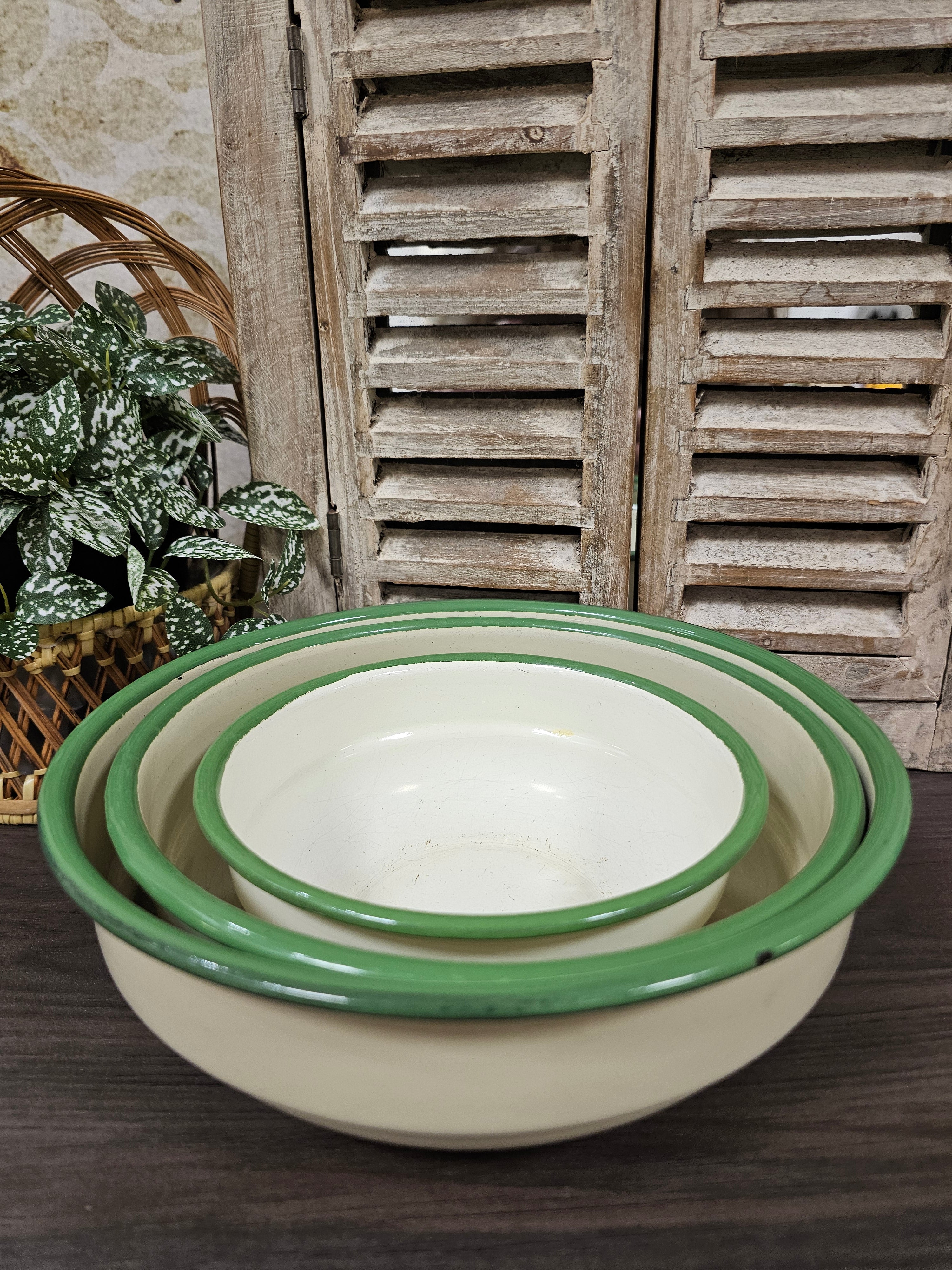 Emaille nestschalen creme groen