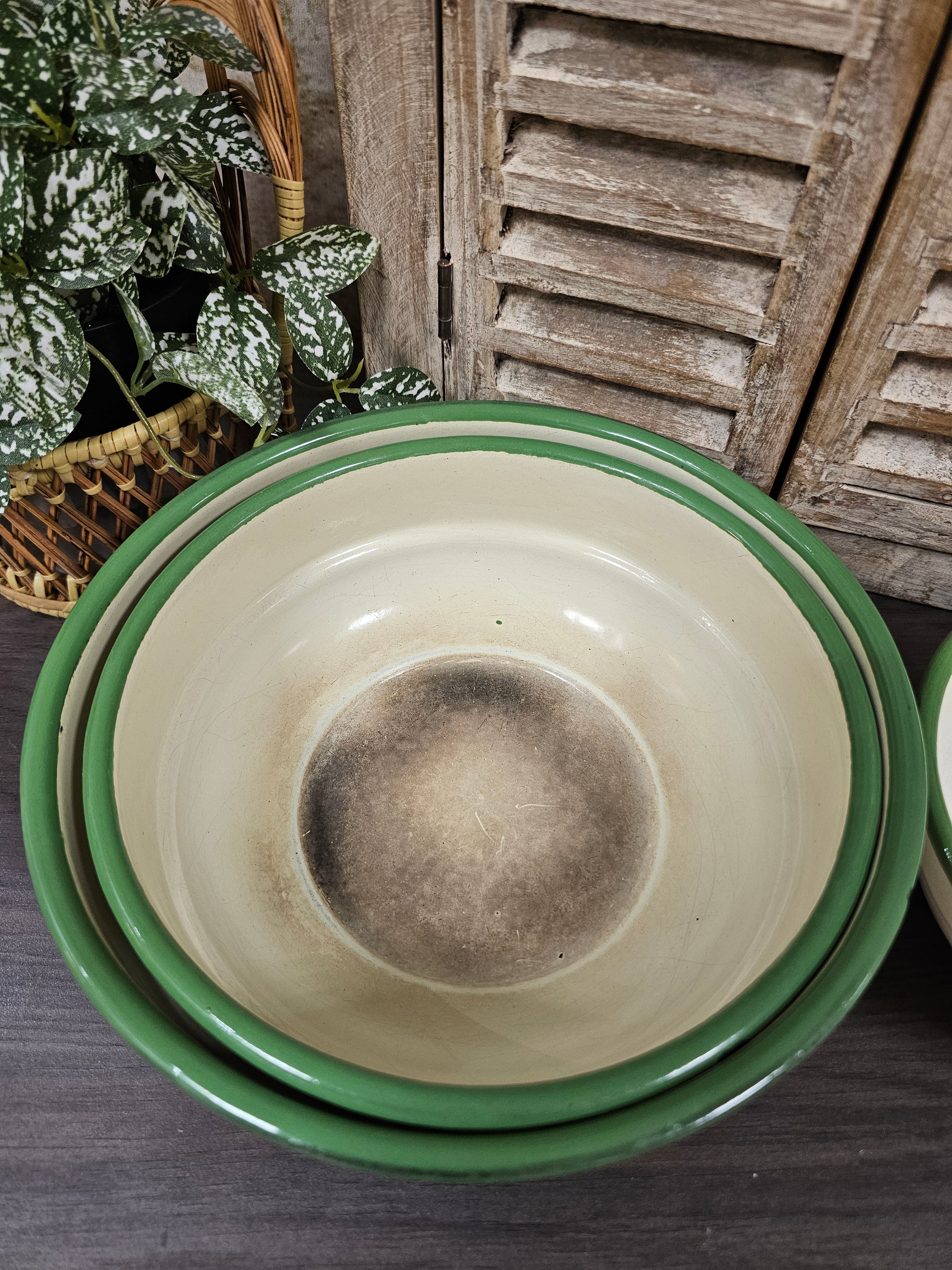 Emaille nestschalen creme groen