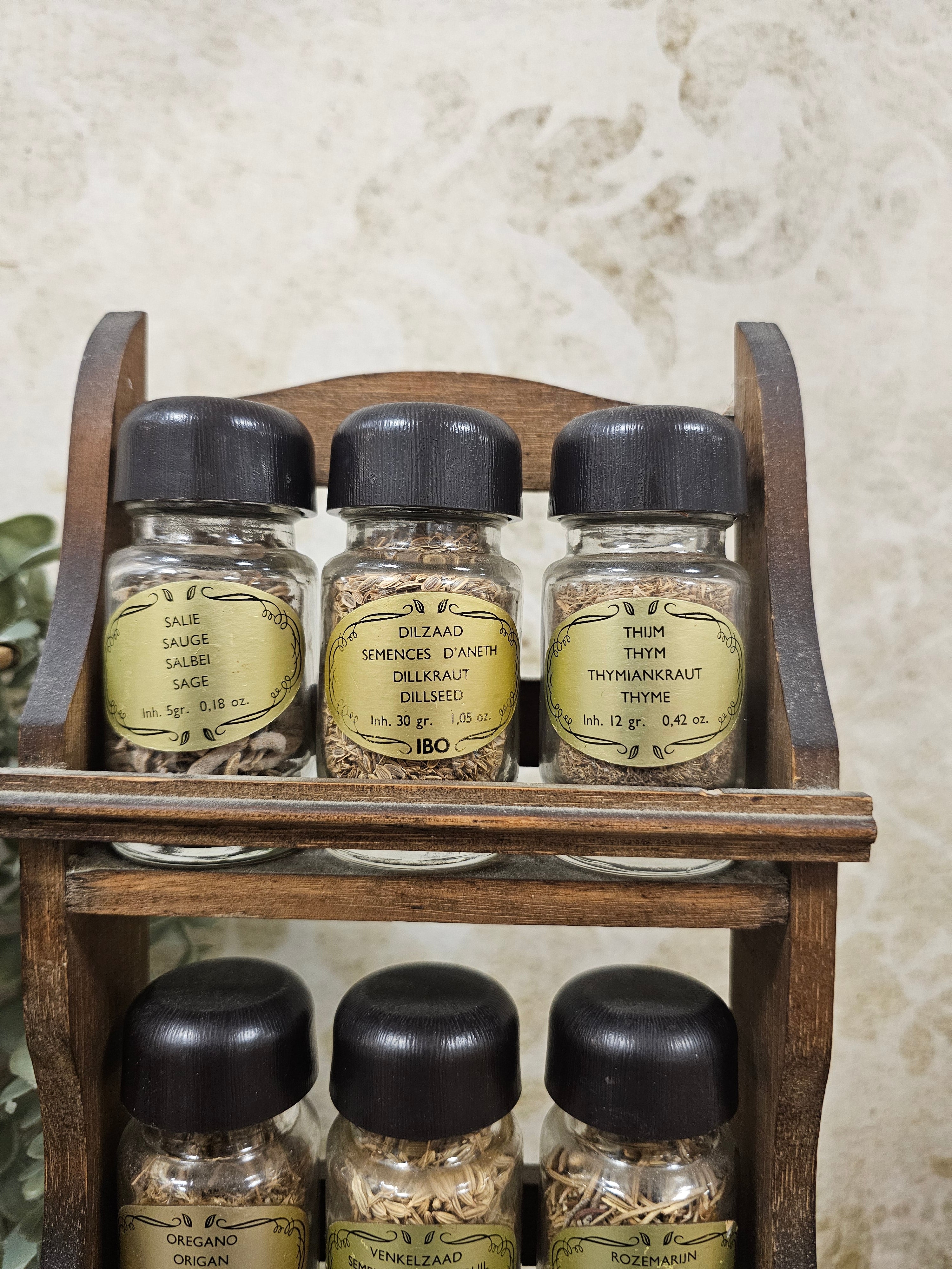 Houten kruidenpotjes rek