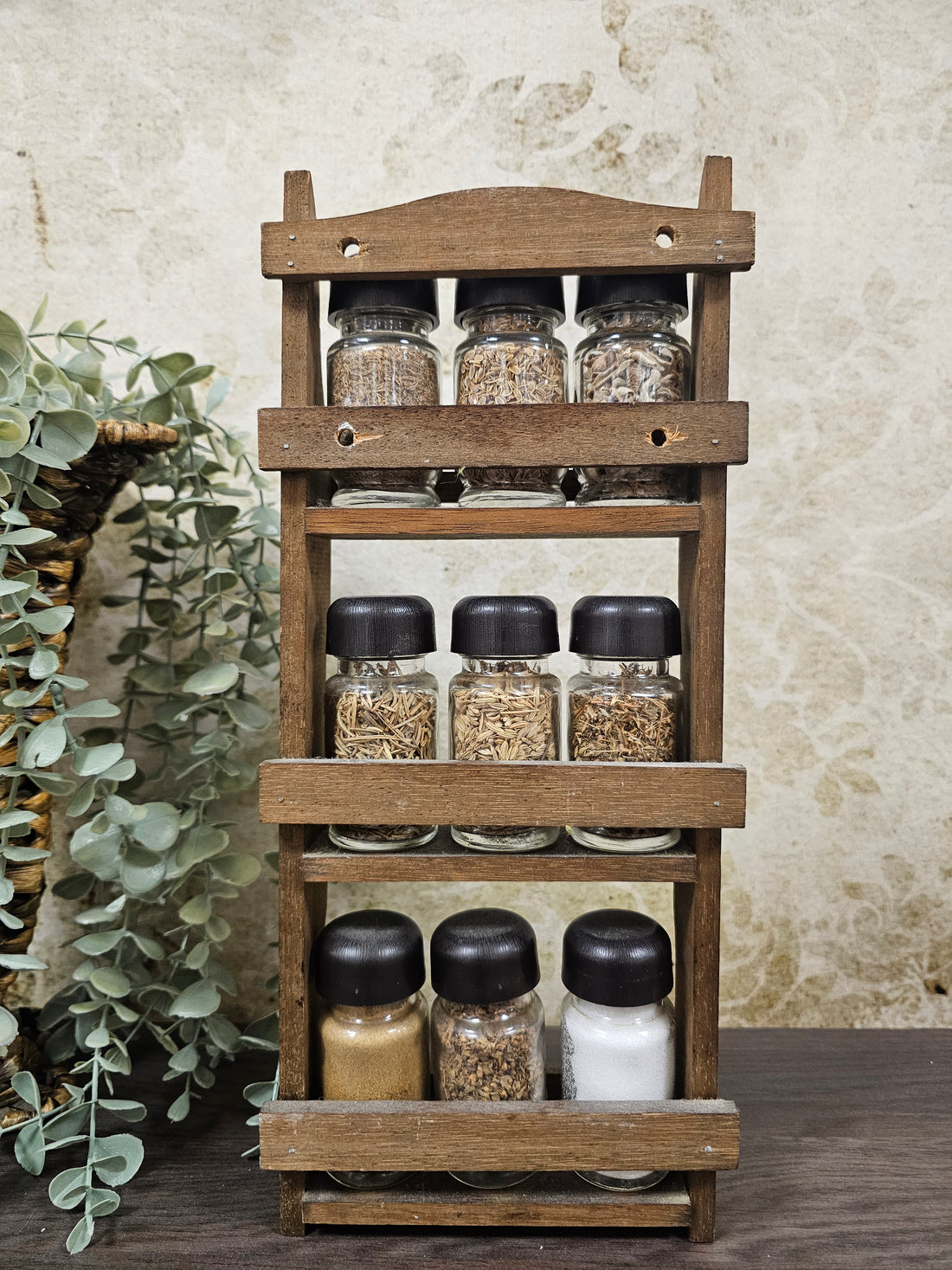 Houten kruidenpotjes rek