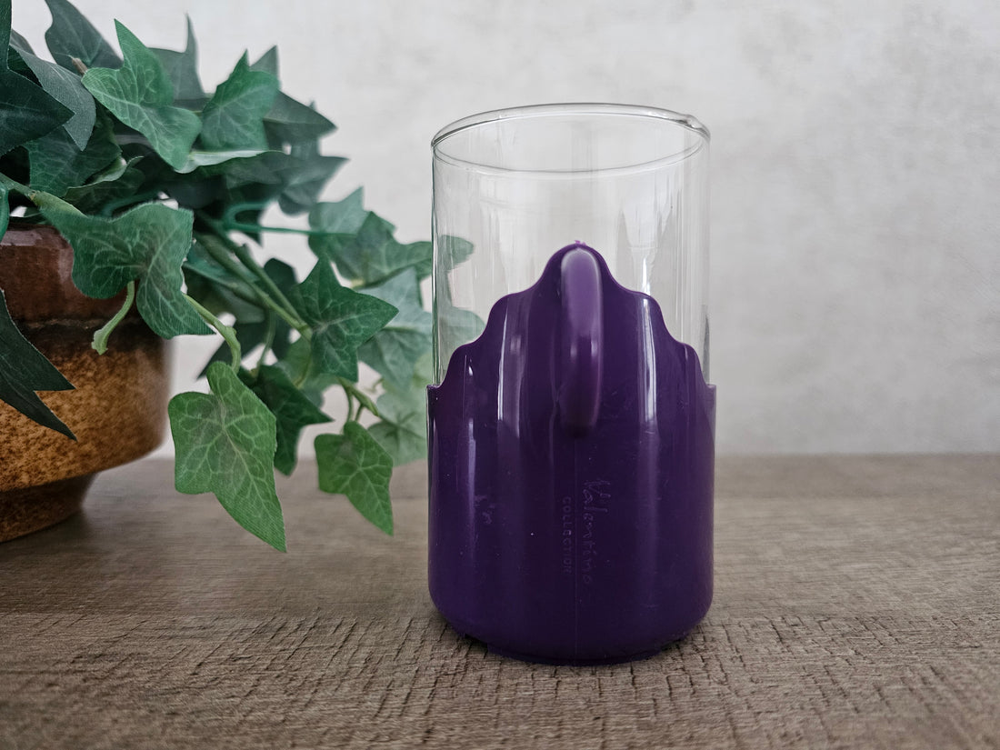 Theeglas kunststof paarse houder