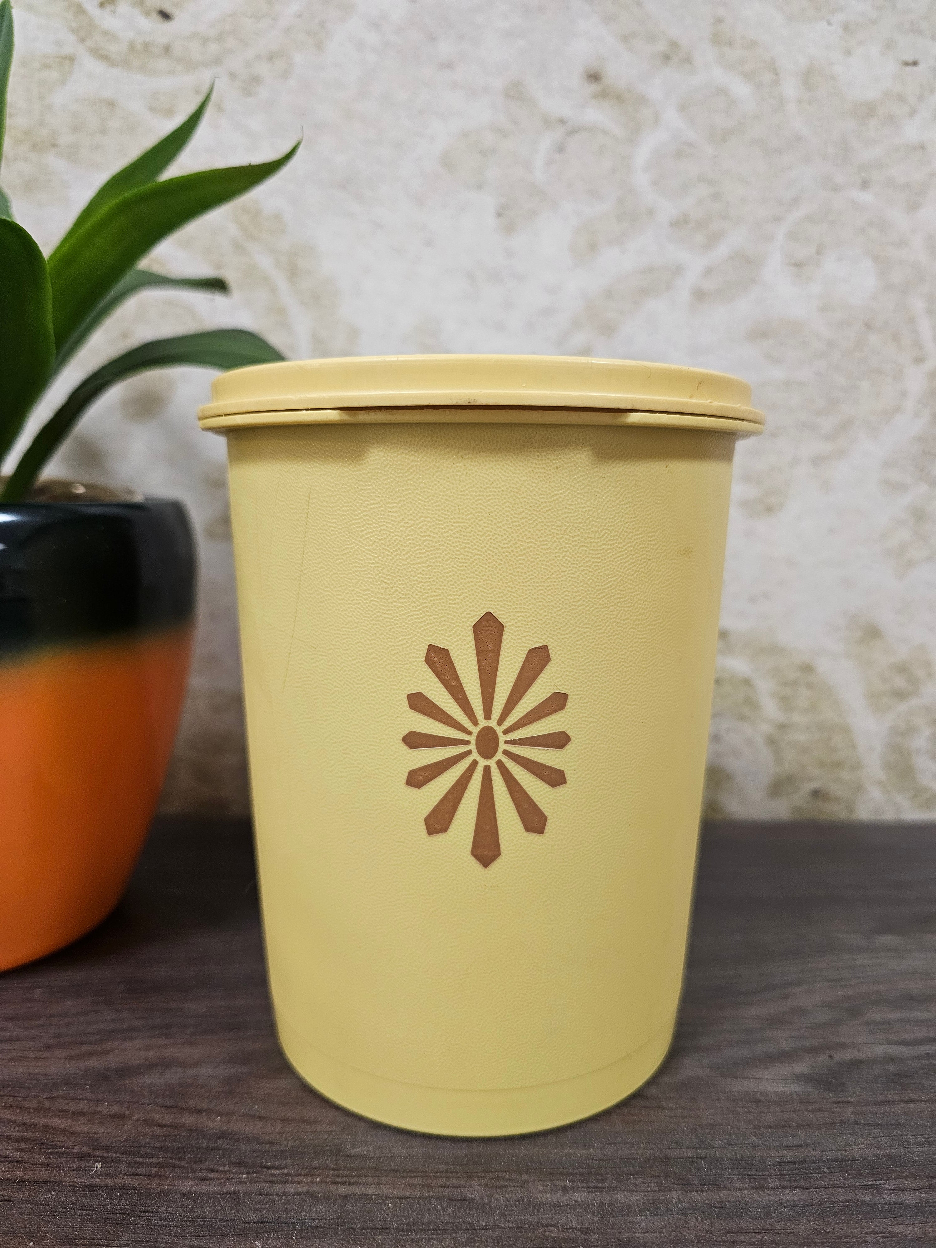 Tupperware gele voorraadbus sterdeksel