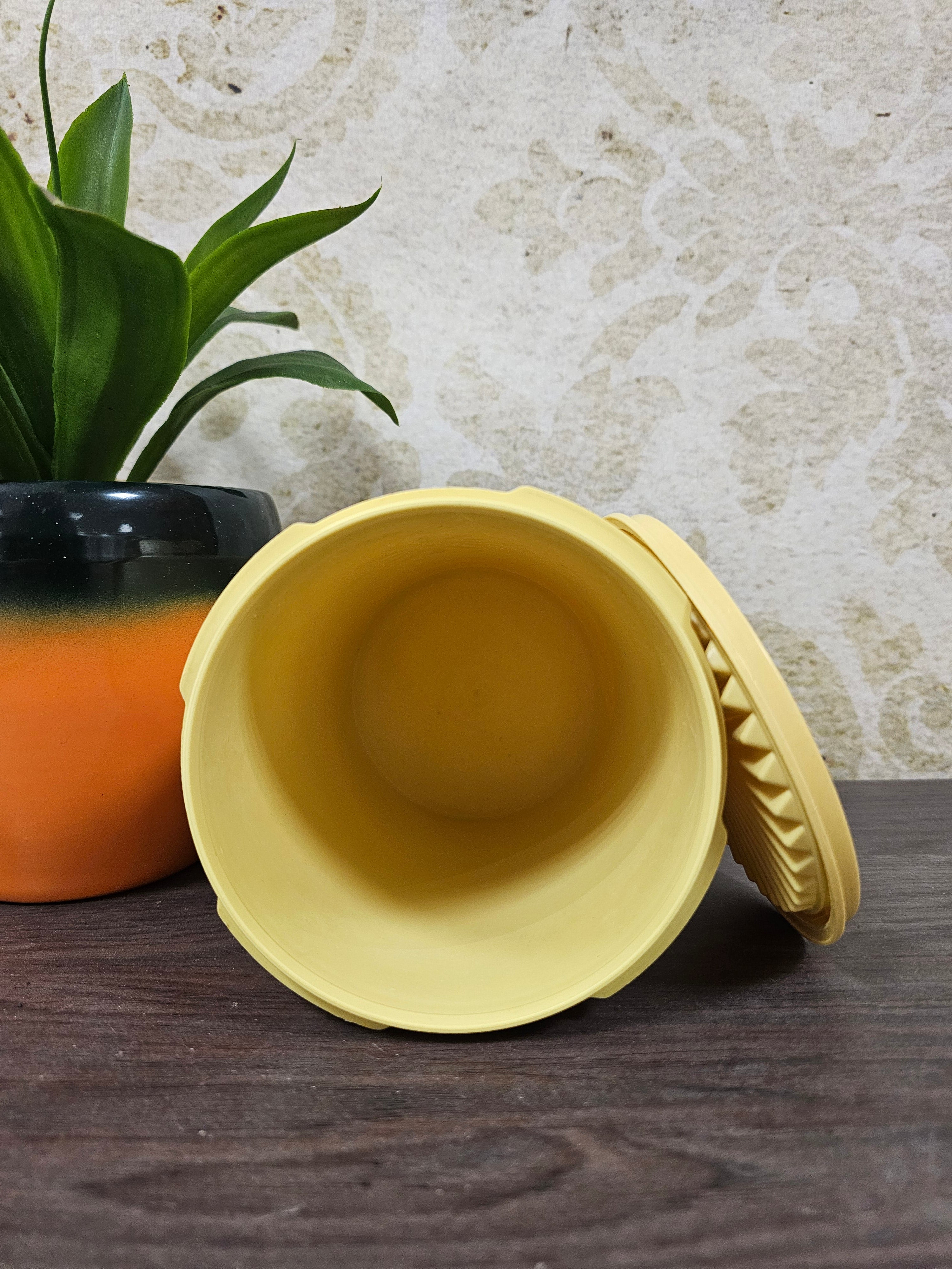 Tupperware gele voorraadbus sterdeksel