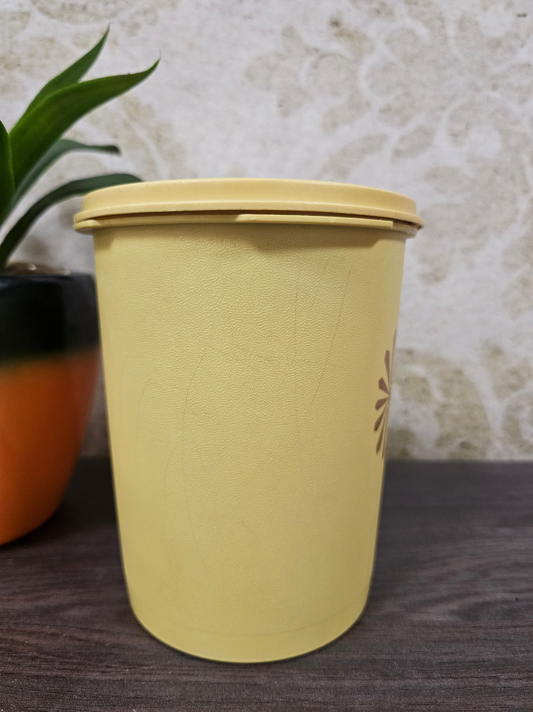 Tupperware gele voorraadbus sterdeksel