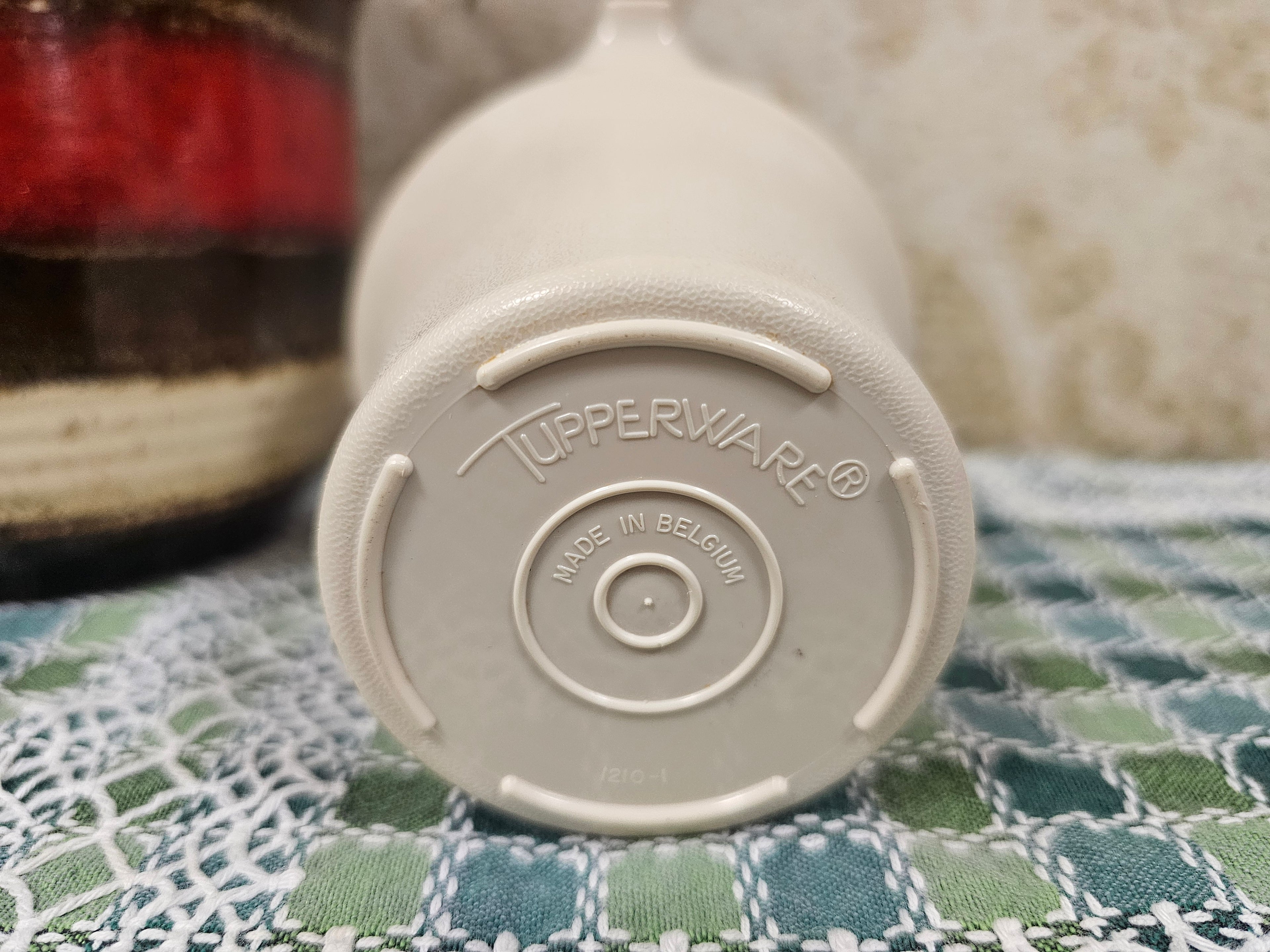 Tupperware melkkannetje cremekleur