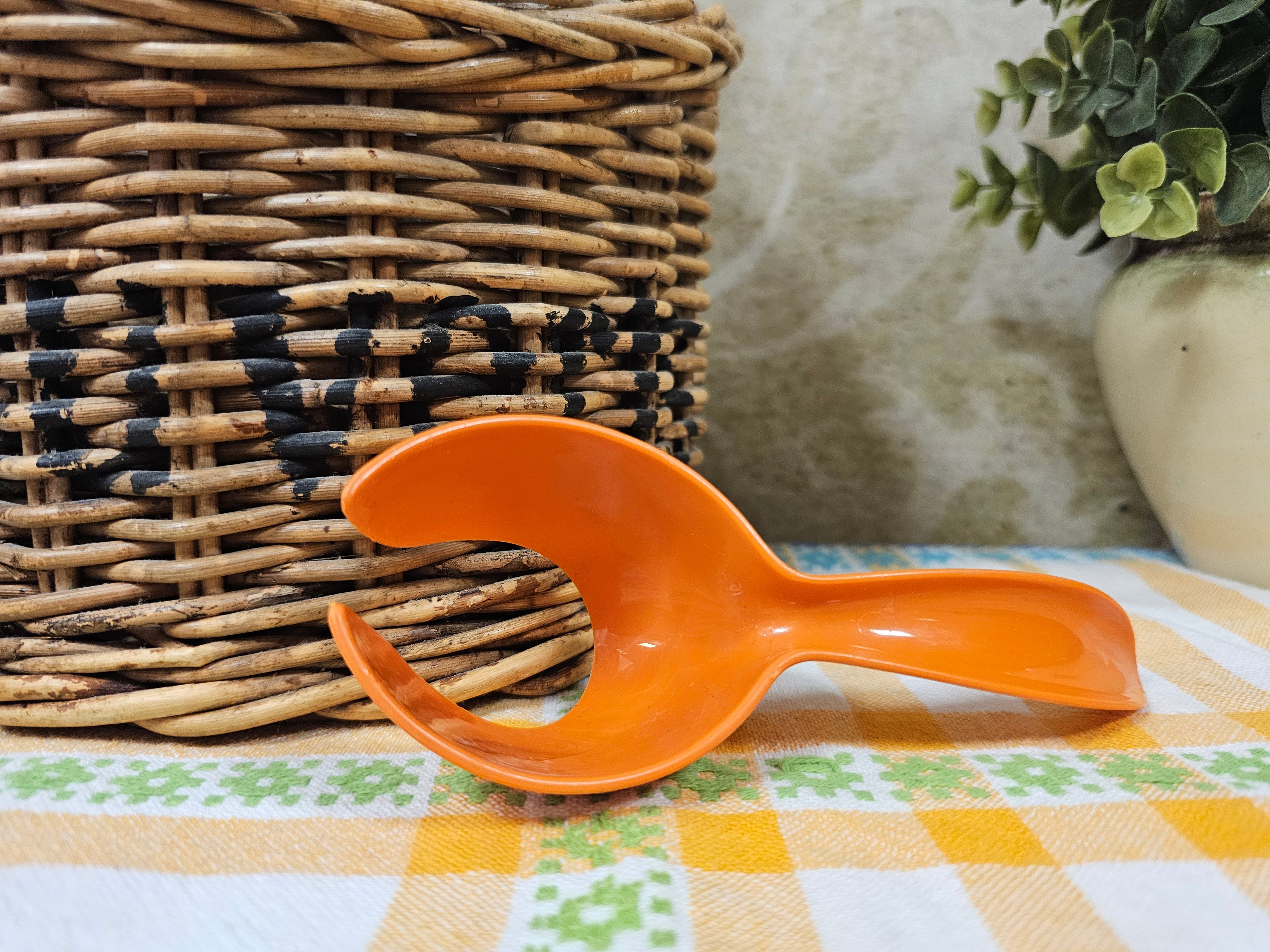 Tupperware eierlepel oranje vintage kunststof lepel