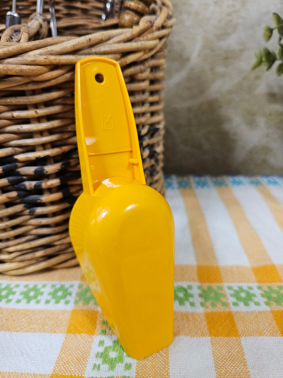 Tupperware oranje schepje