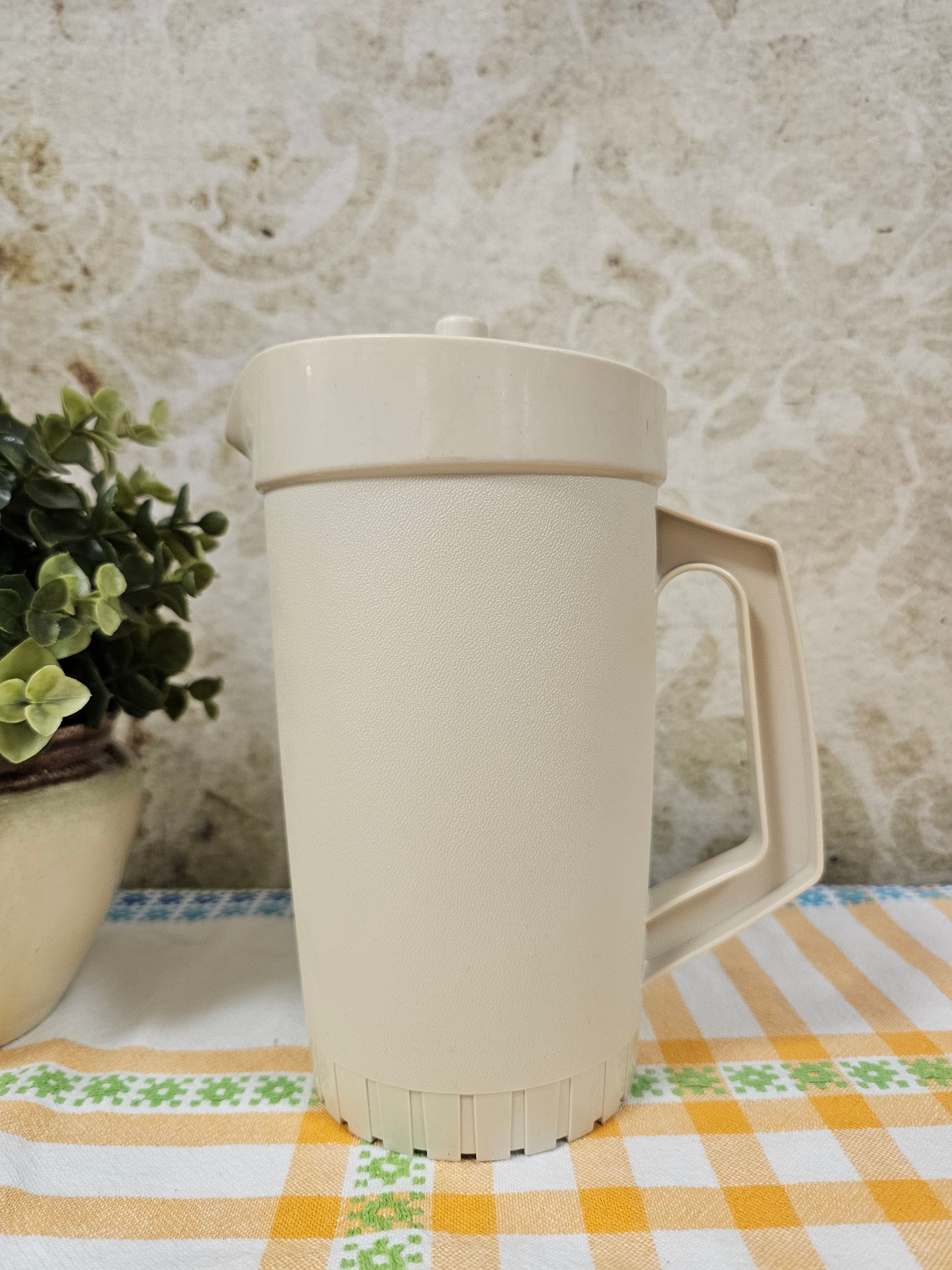 Vintage Tupperware sap water melk limonade kan