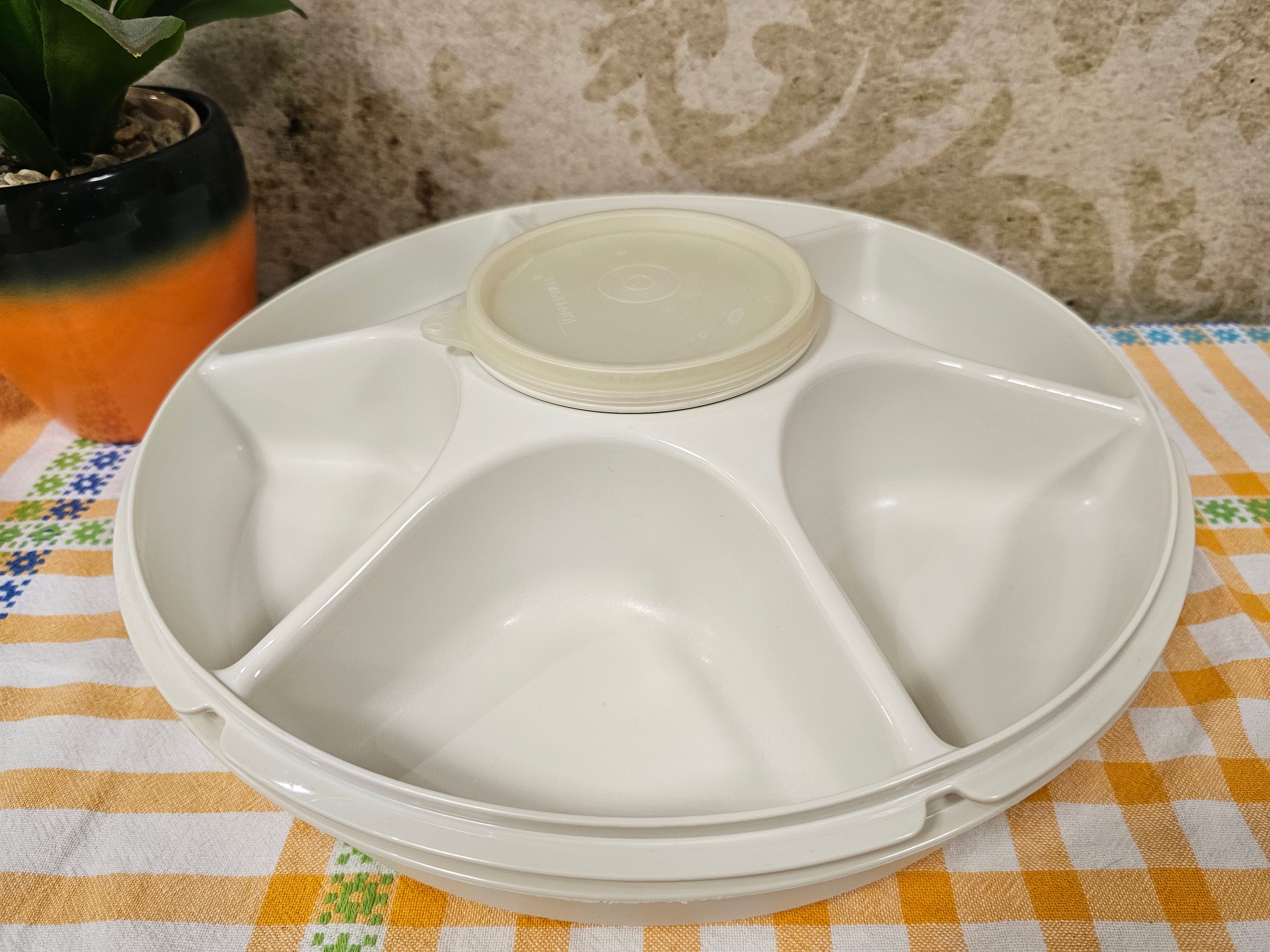 Tupperware vintage snackschaal 6 vakken