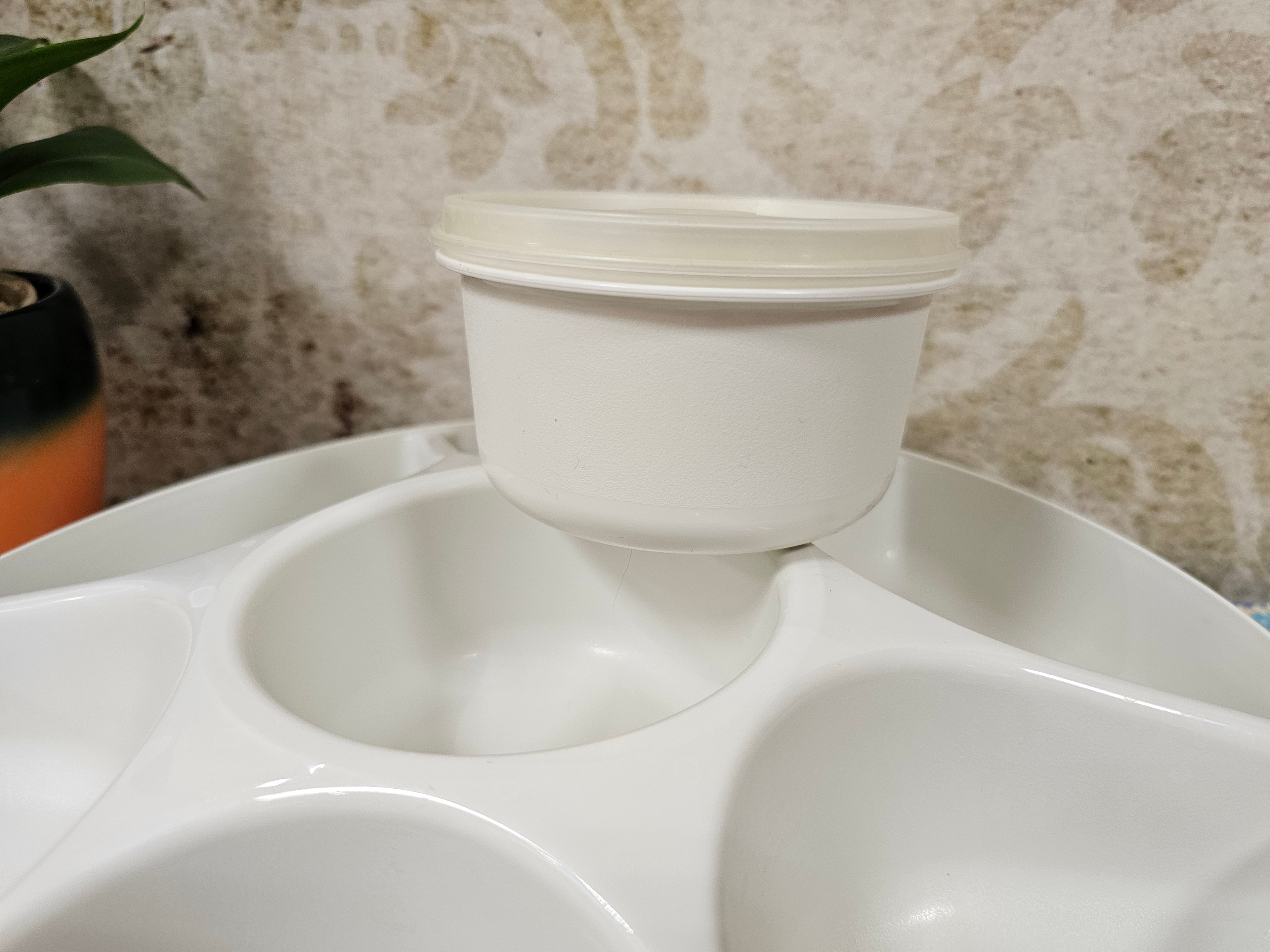 Tupperware vintage snackschaal 6 vakken