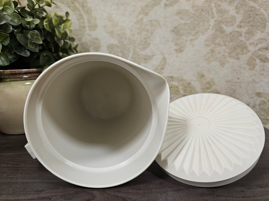 Tupperware kan wit grijze deksel