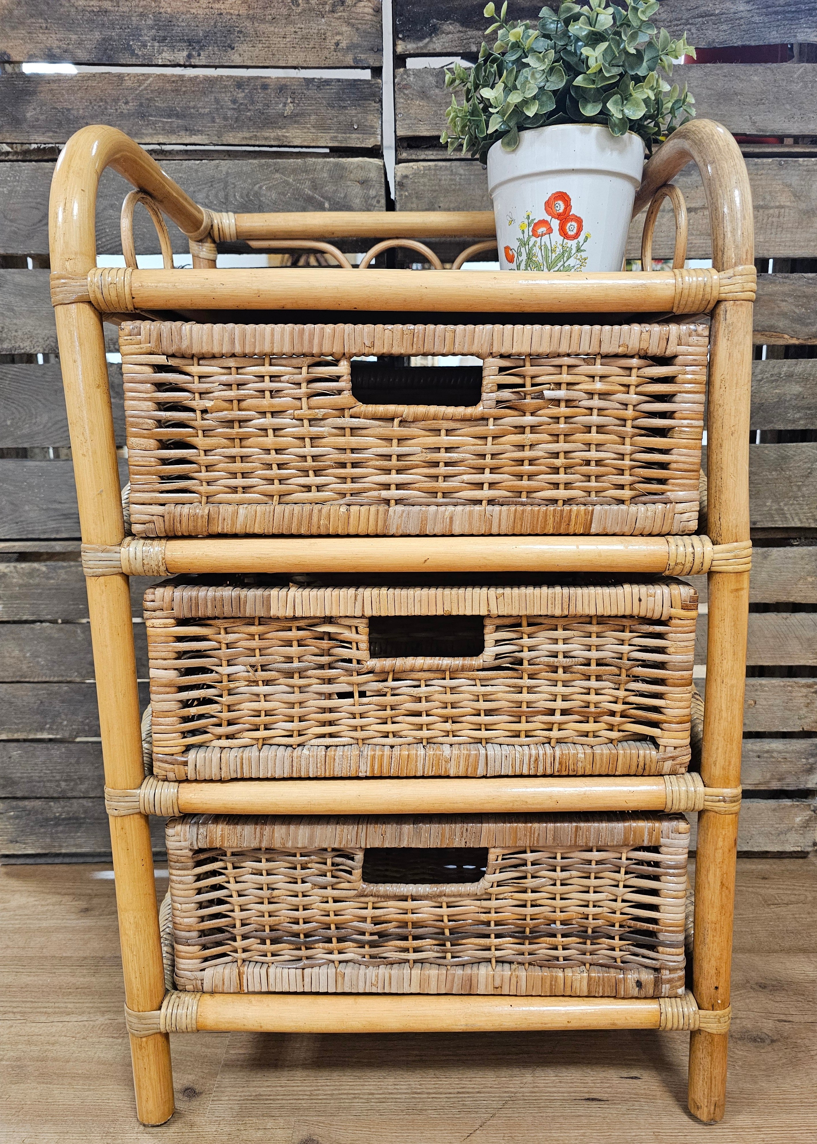 Rotan ladenkast