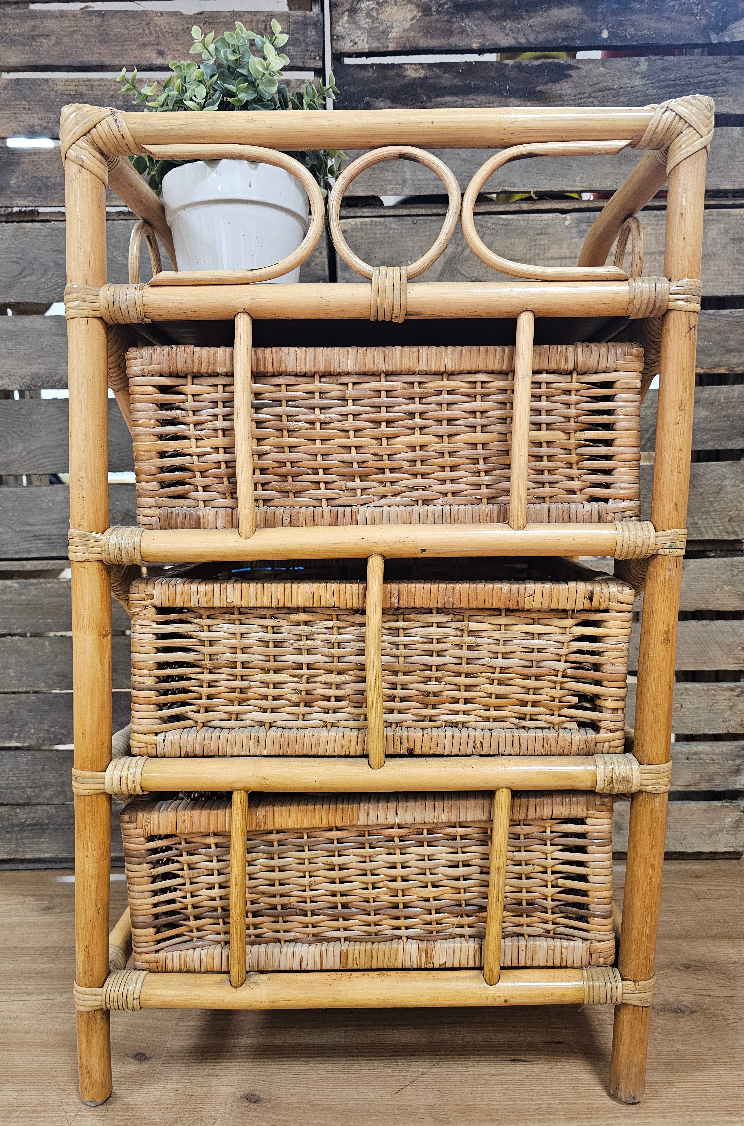 Rotan ladenkast