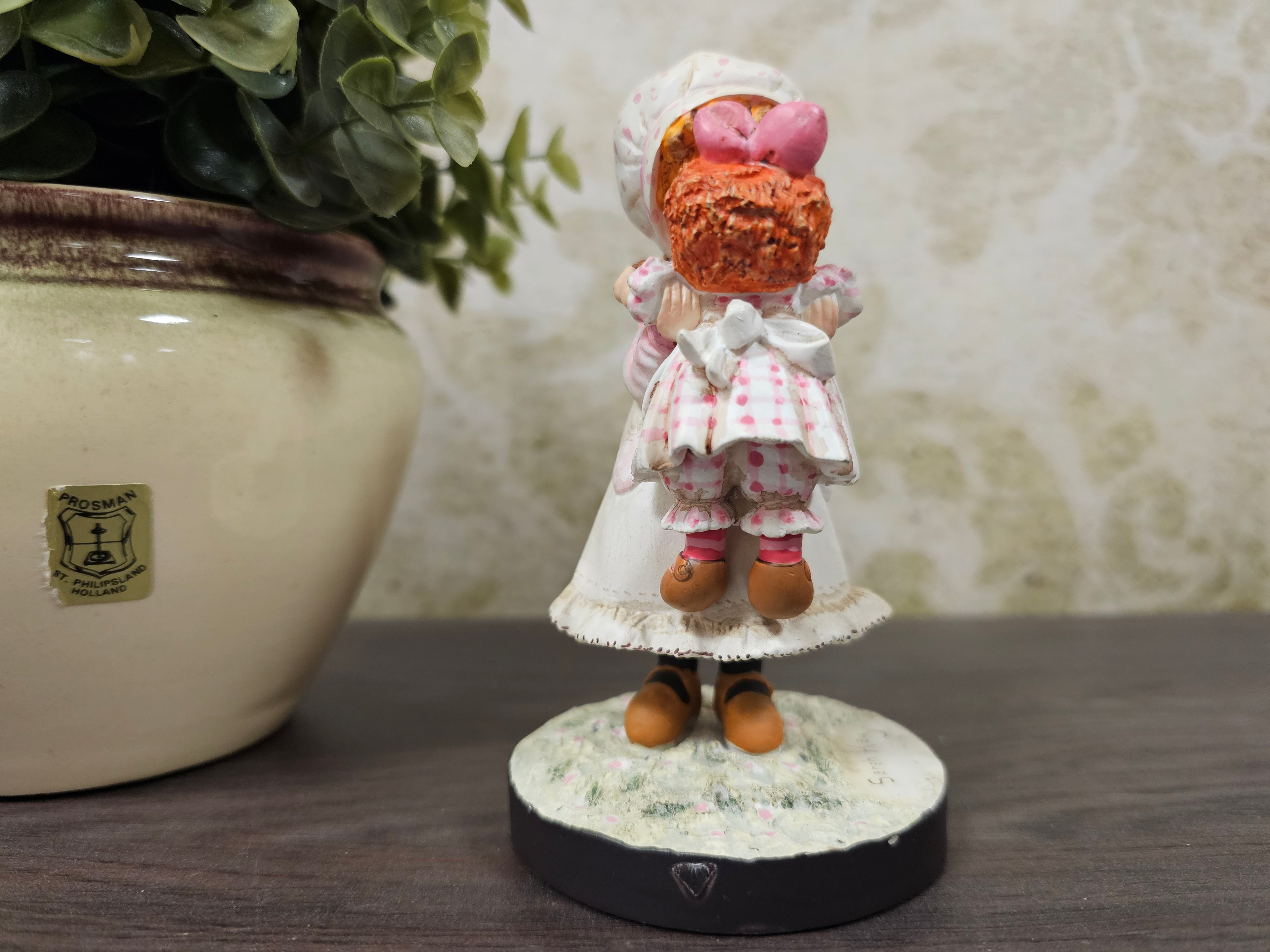 Sarah Kay meisje met pop