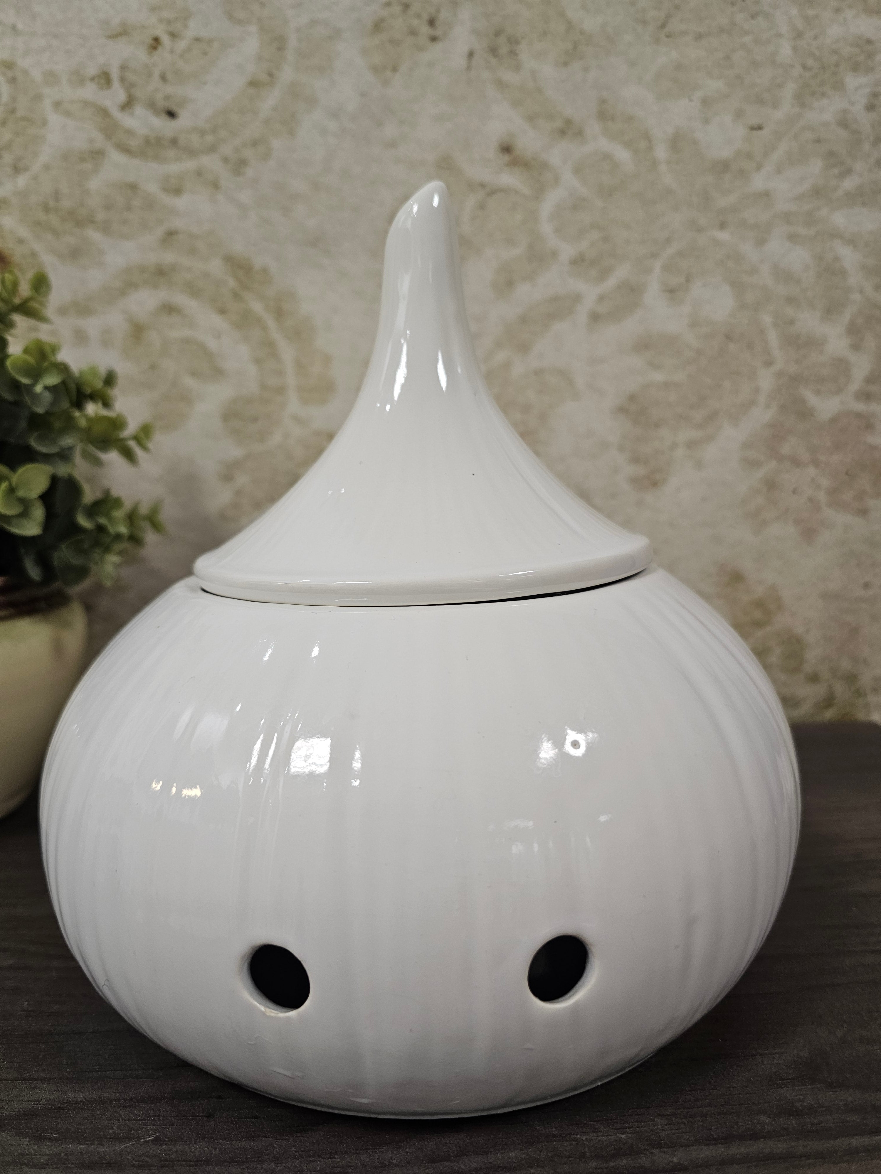 Grote vintage uien / knoflookpot met gezicht