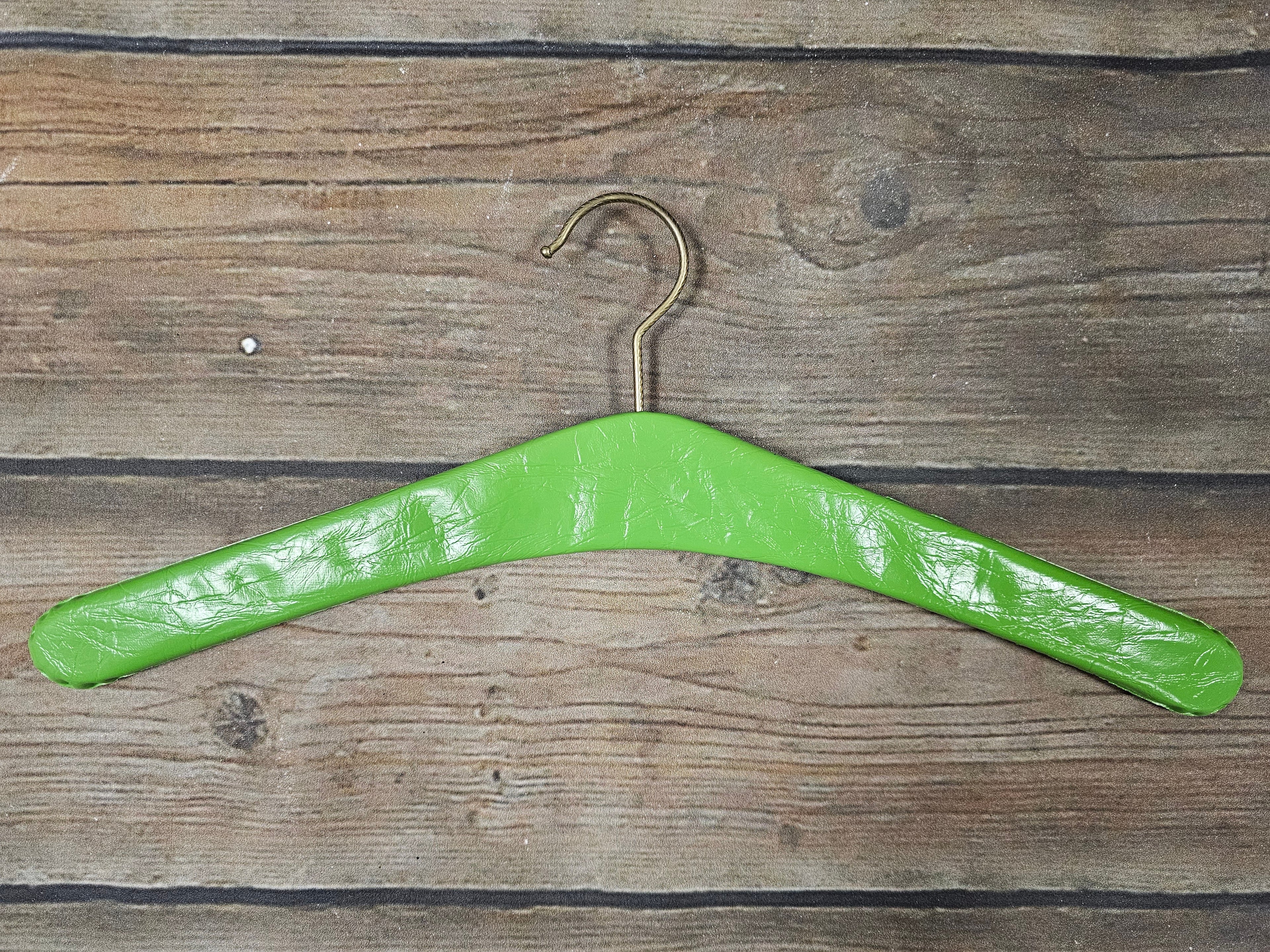 Kledinghanger limegroen met studs