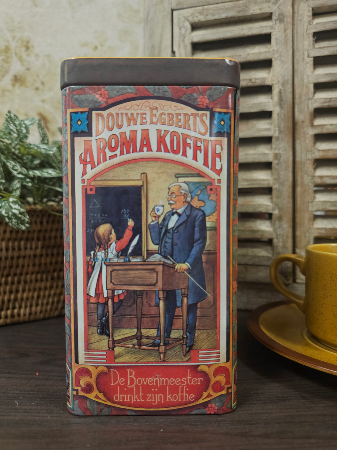 Douwe Egberts koffieblik vintage illustraties met tekst rondom