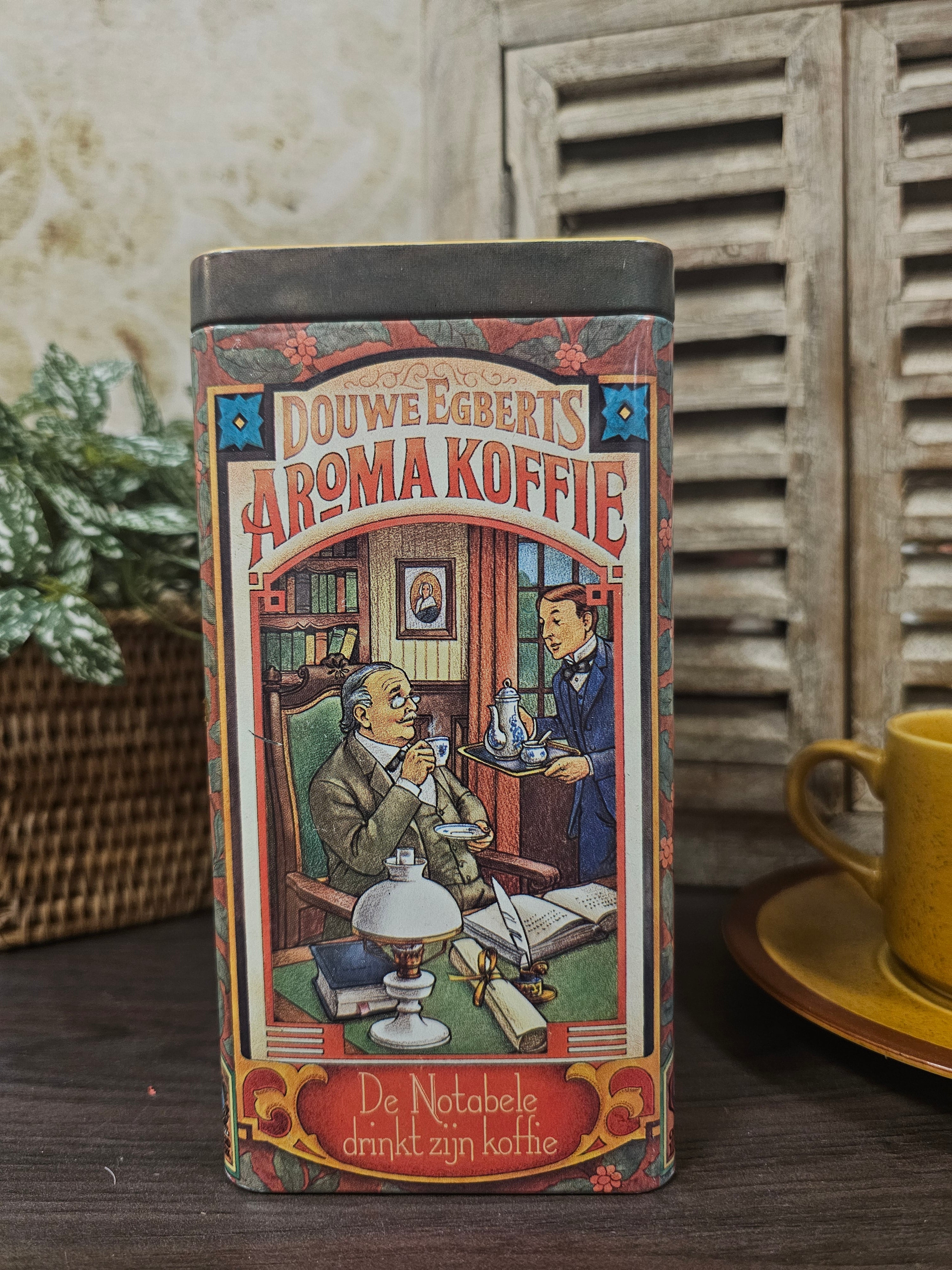 Douwe Egberts koffieblik vintage illustraties met tekst rondom