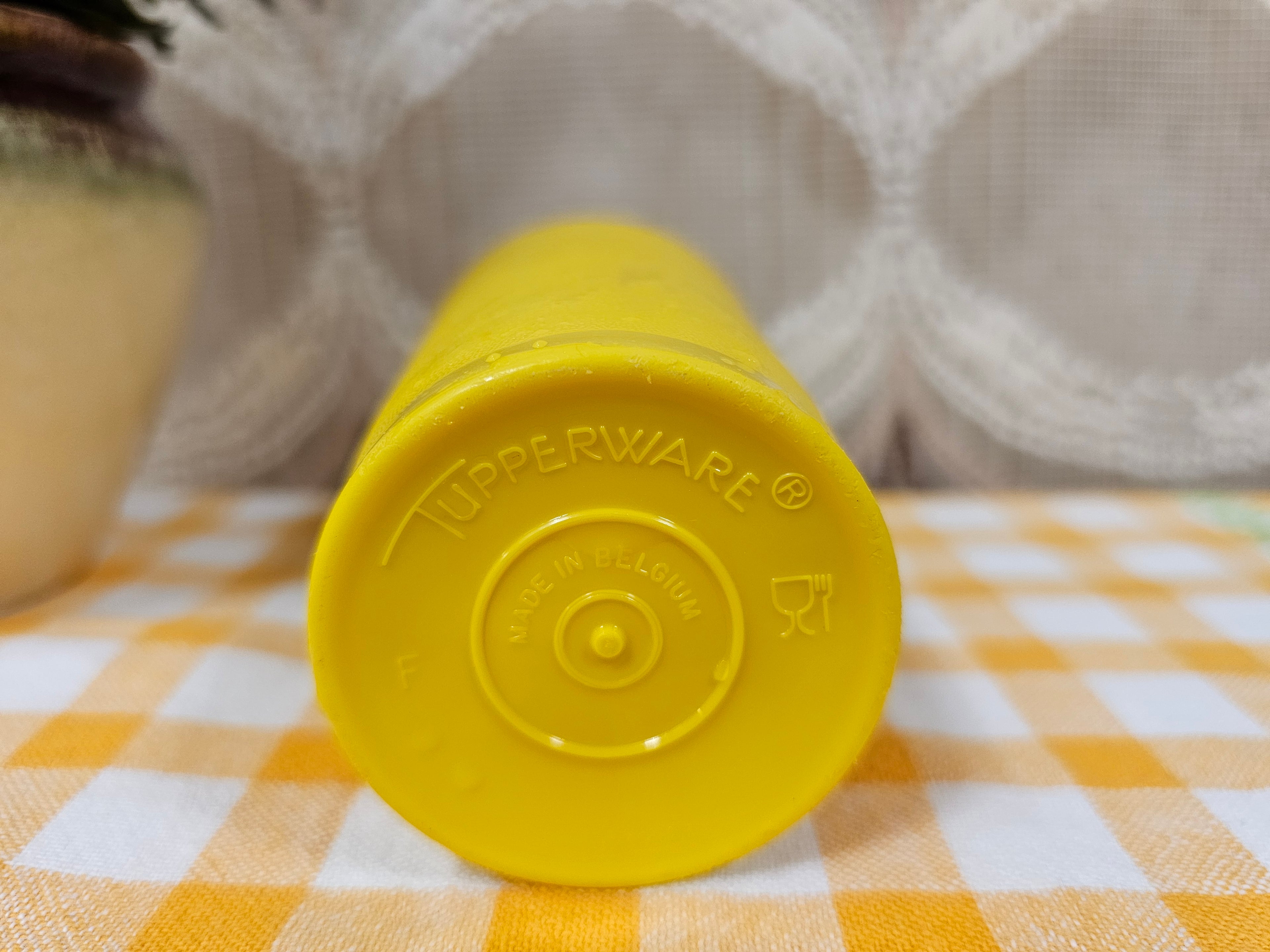 Tupperware beker geel