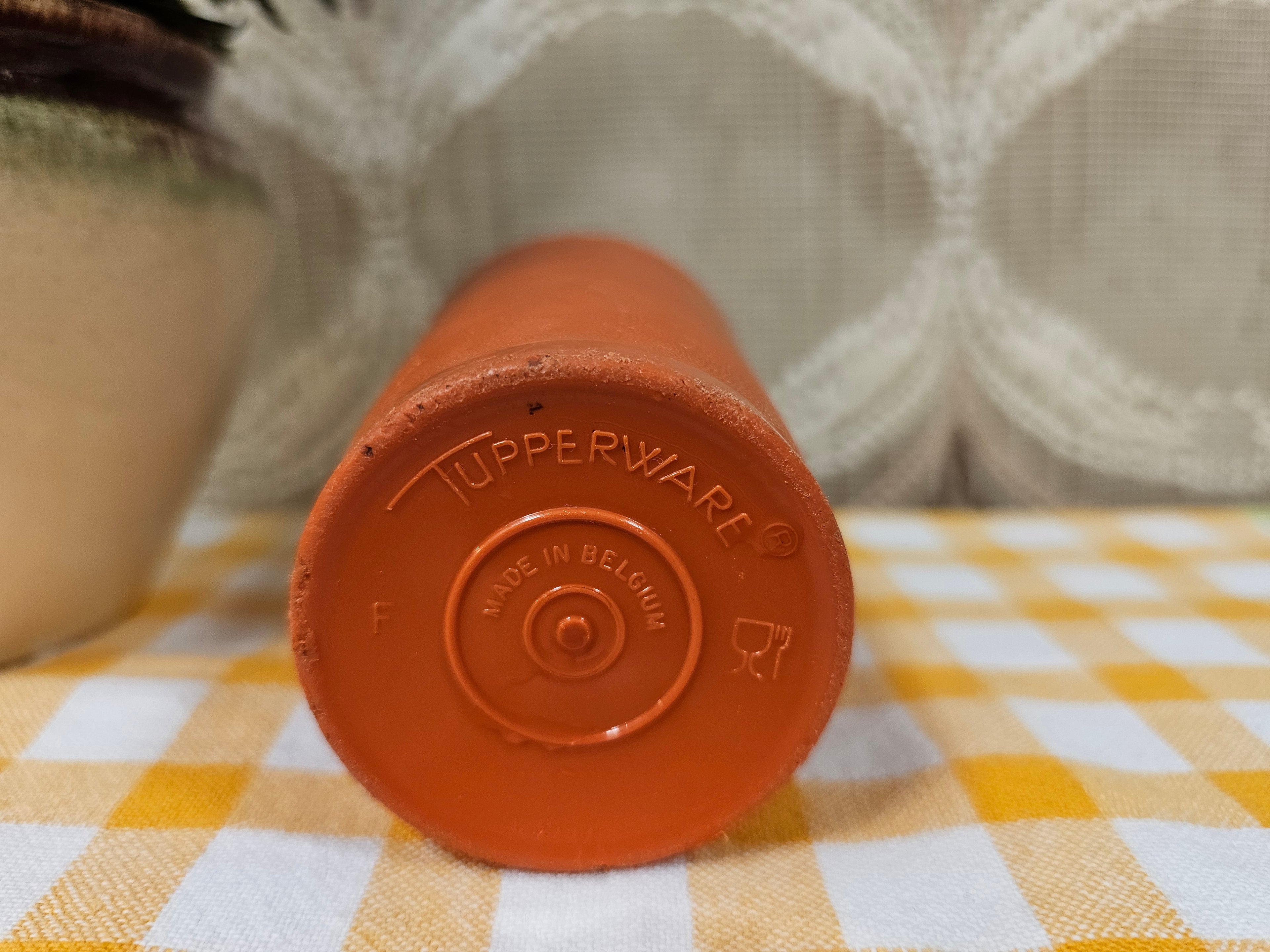 Tupperware beker roestbruin