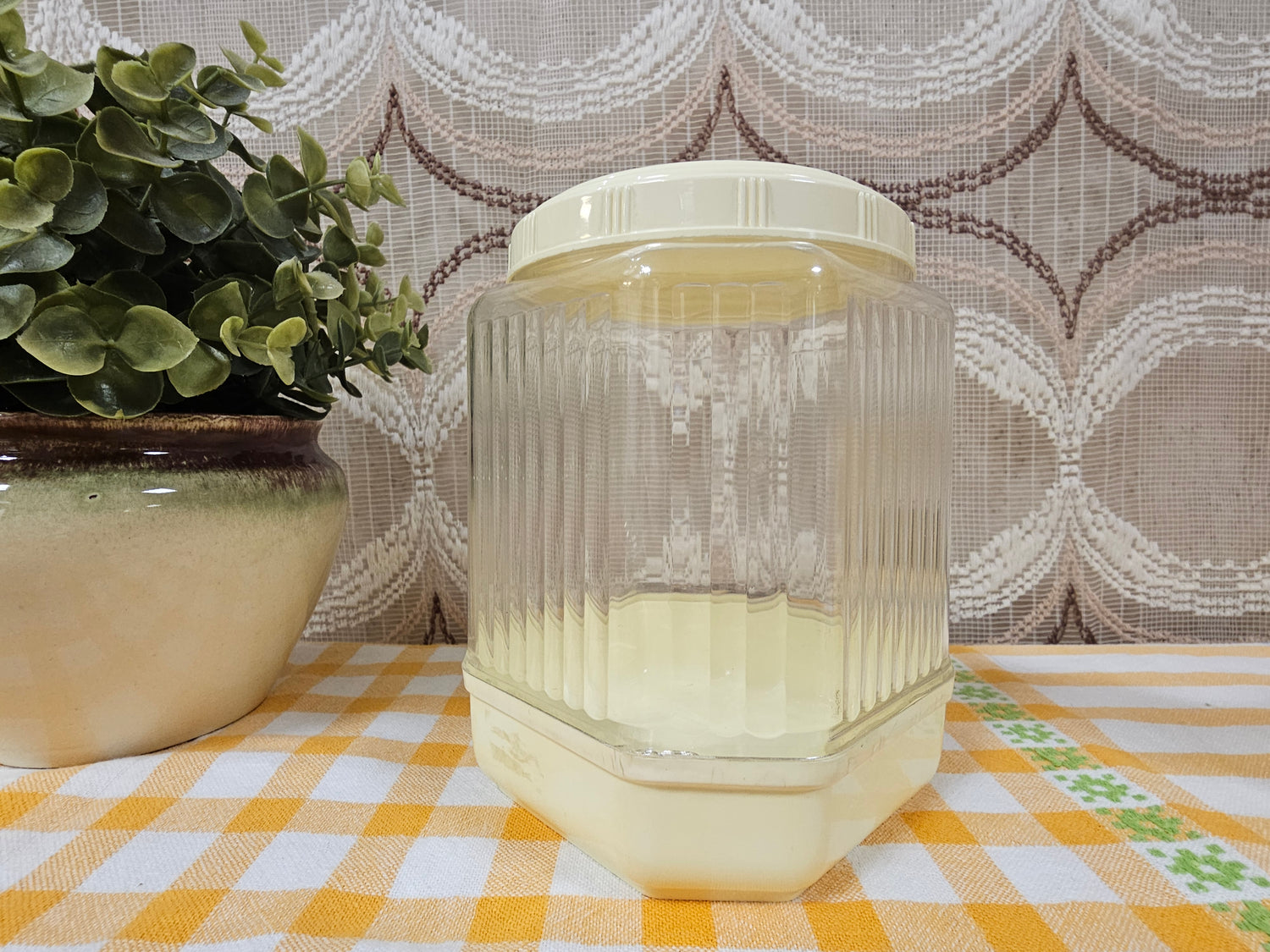 BK vintage kunststof voorraadpot