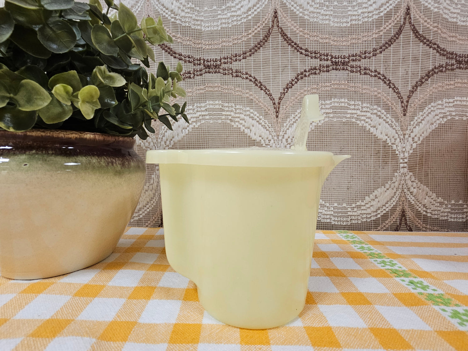 Vintage Tupperware kannetje zachtgeel