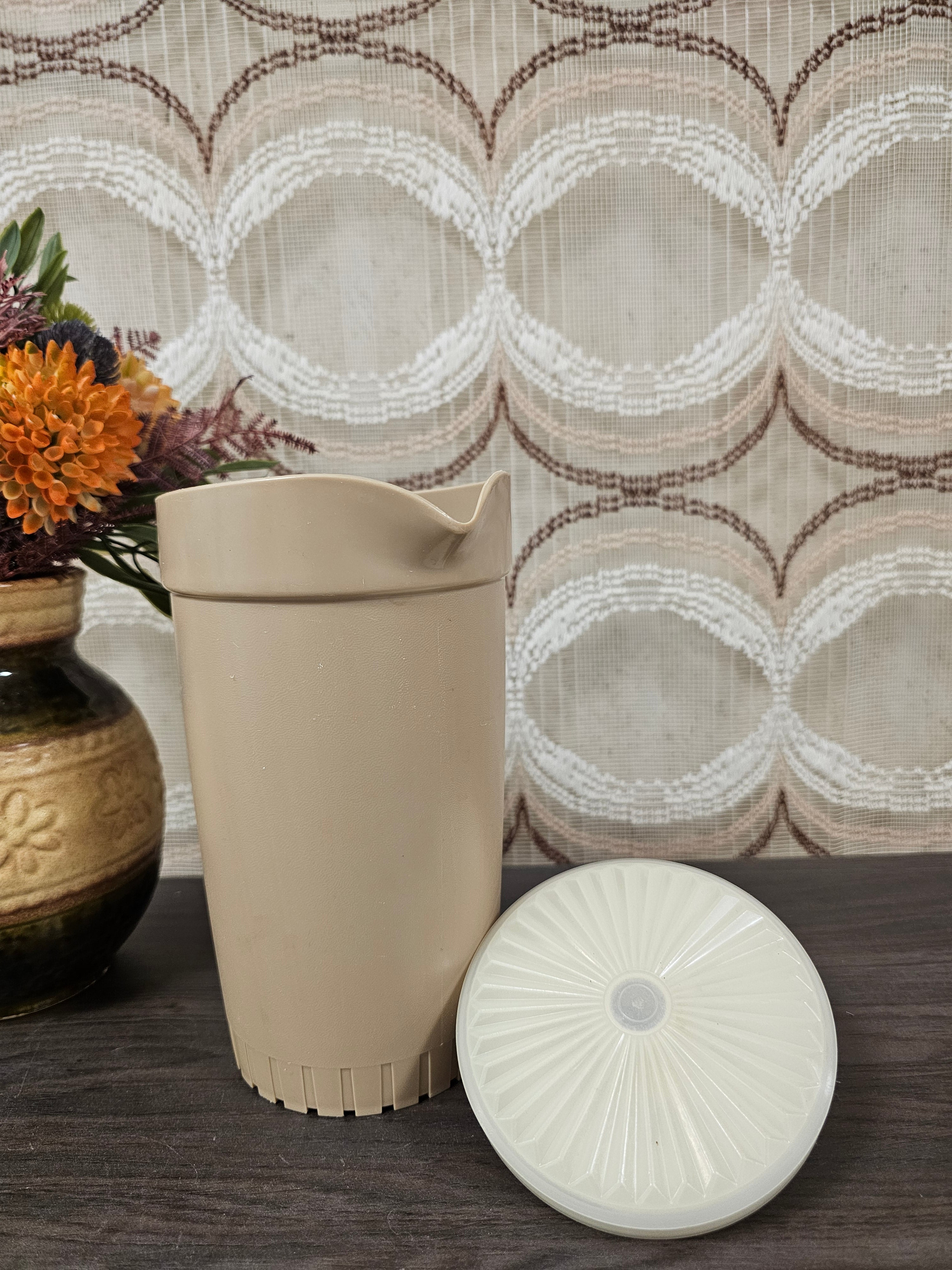 Tupperware sap / water kan beige