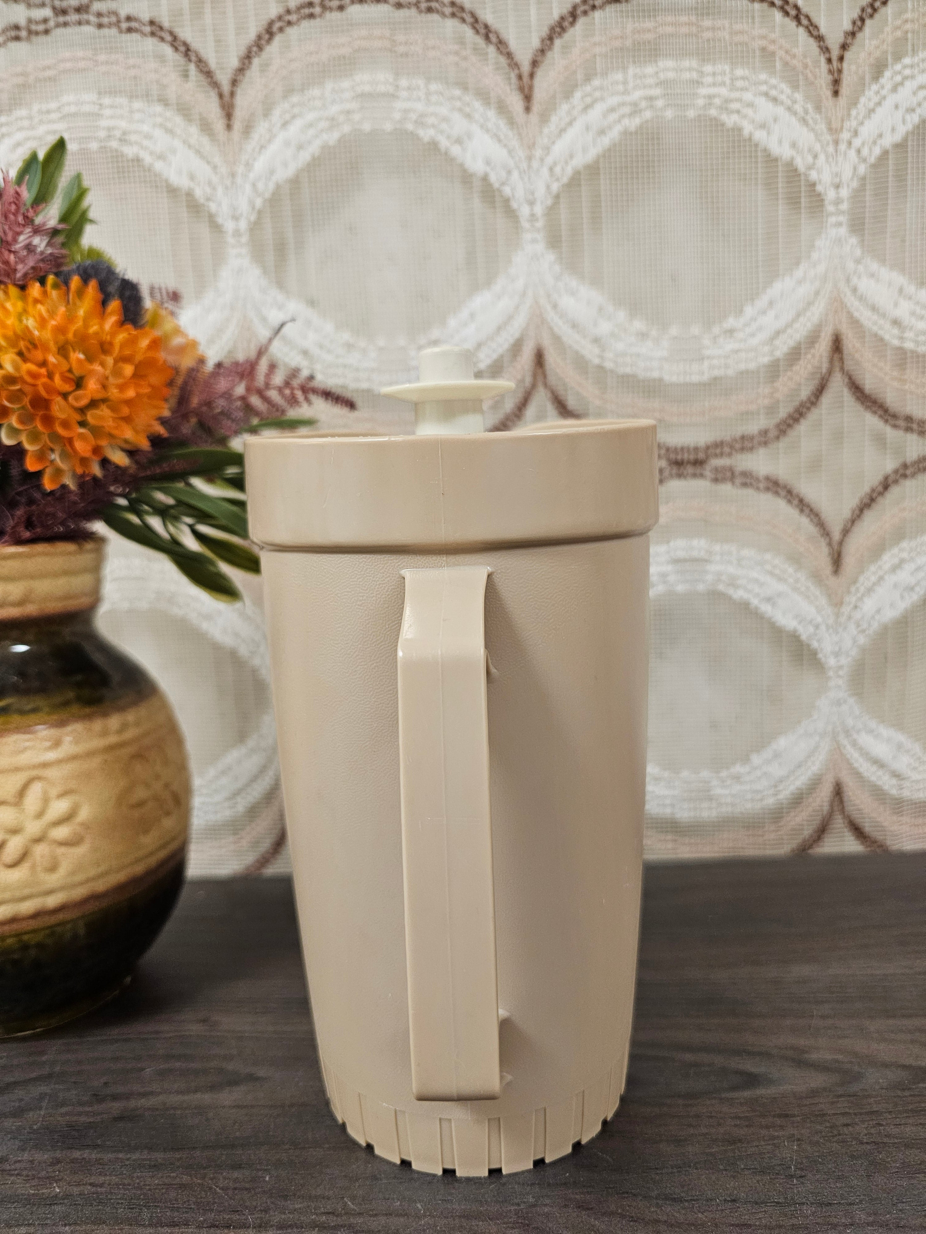 Tupperware sap / water kan beige
