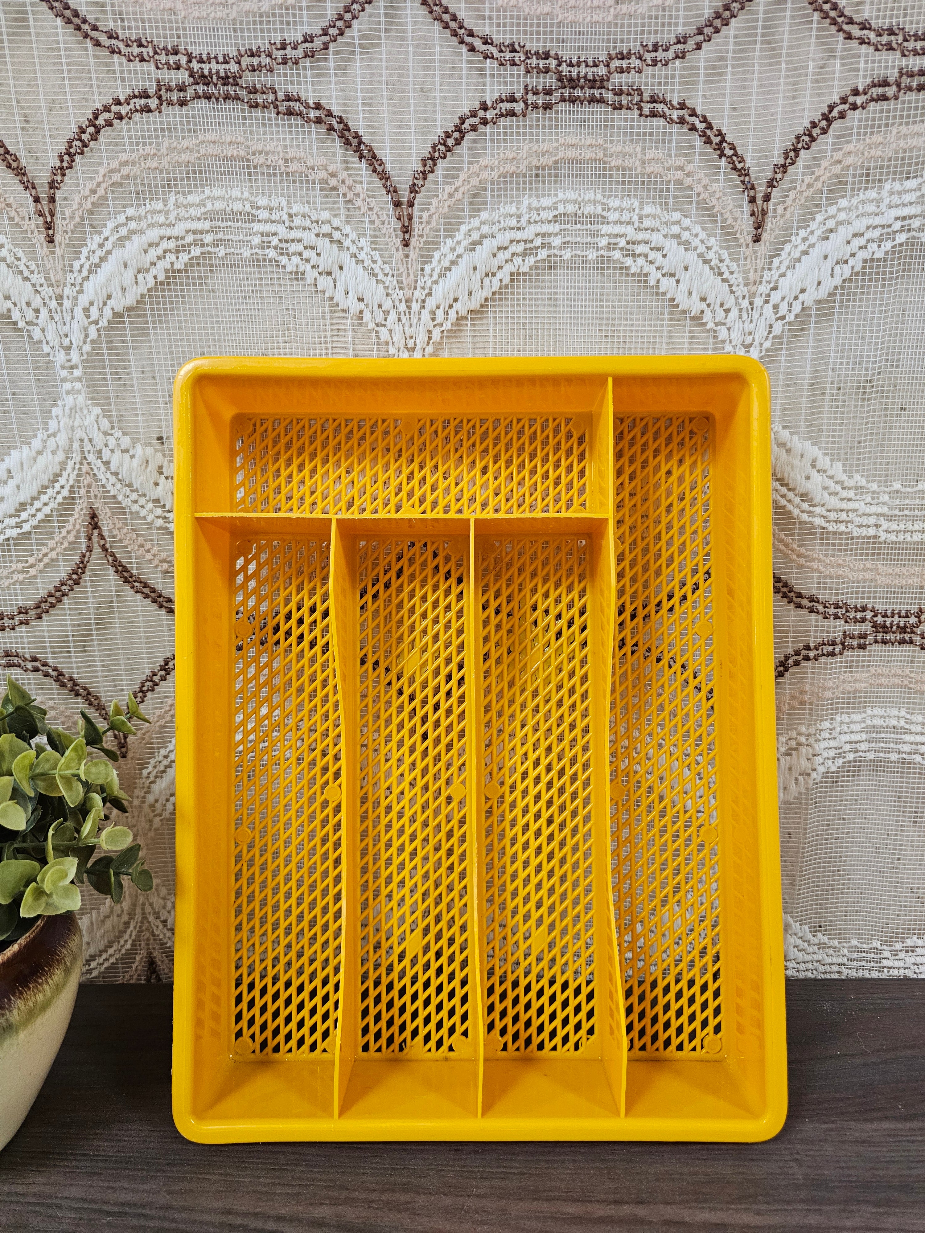 Oranje vintage kunststof bestekmand