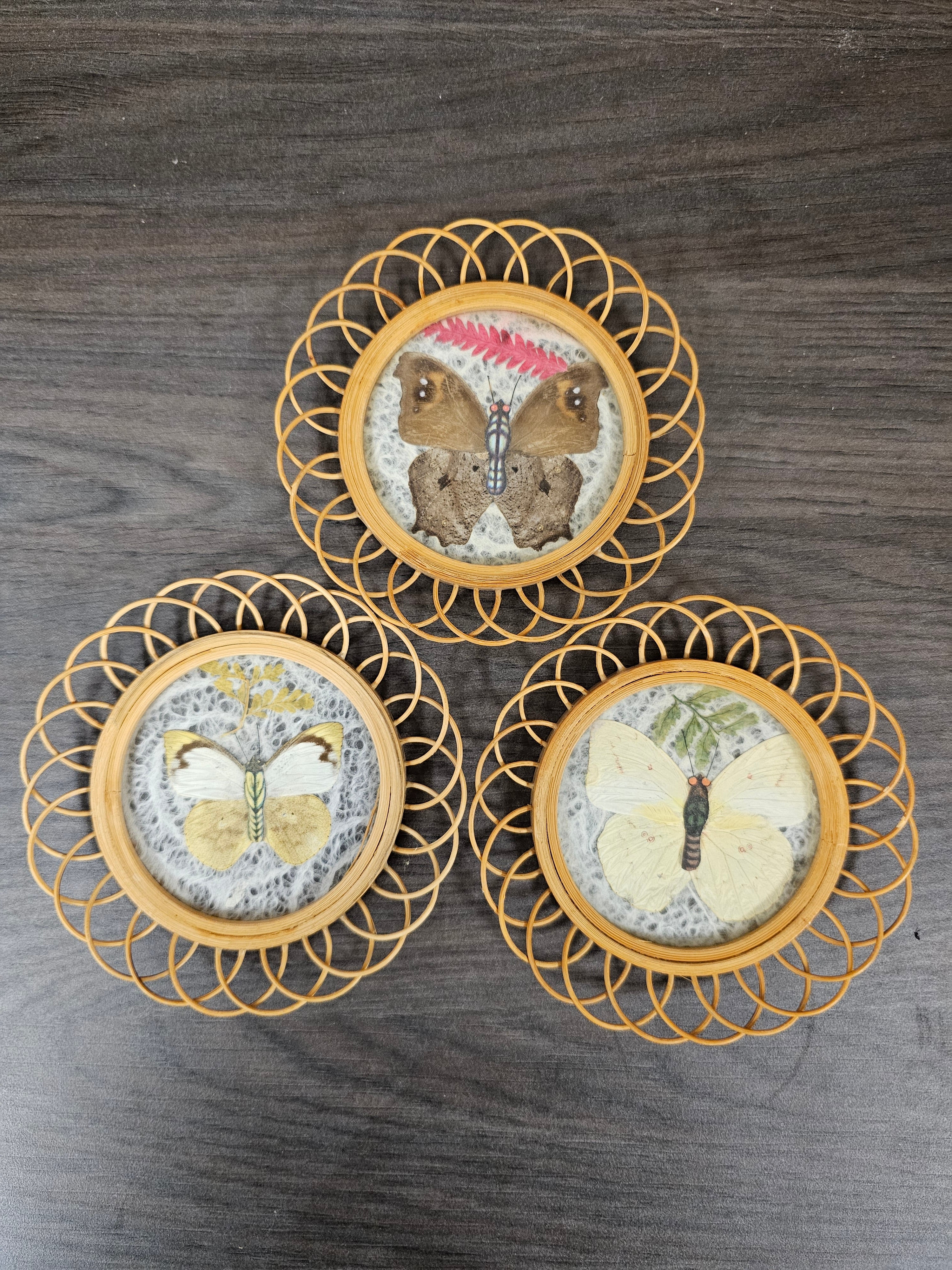 Vintage bamboe onderzetters met vlinders – set van 6 in houder