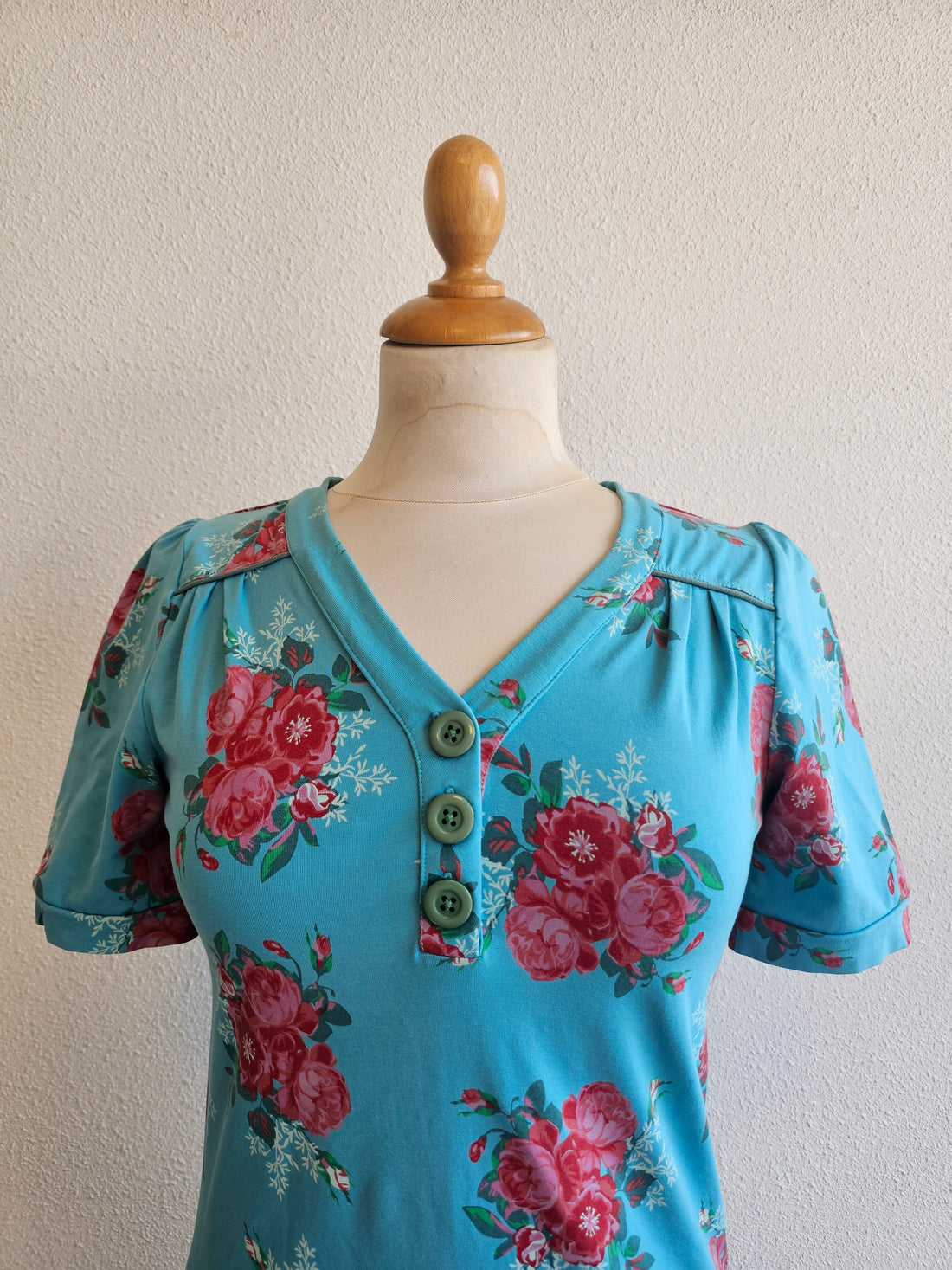 Tante Betsy jurk blauwe roze bloemen S