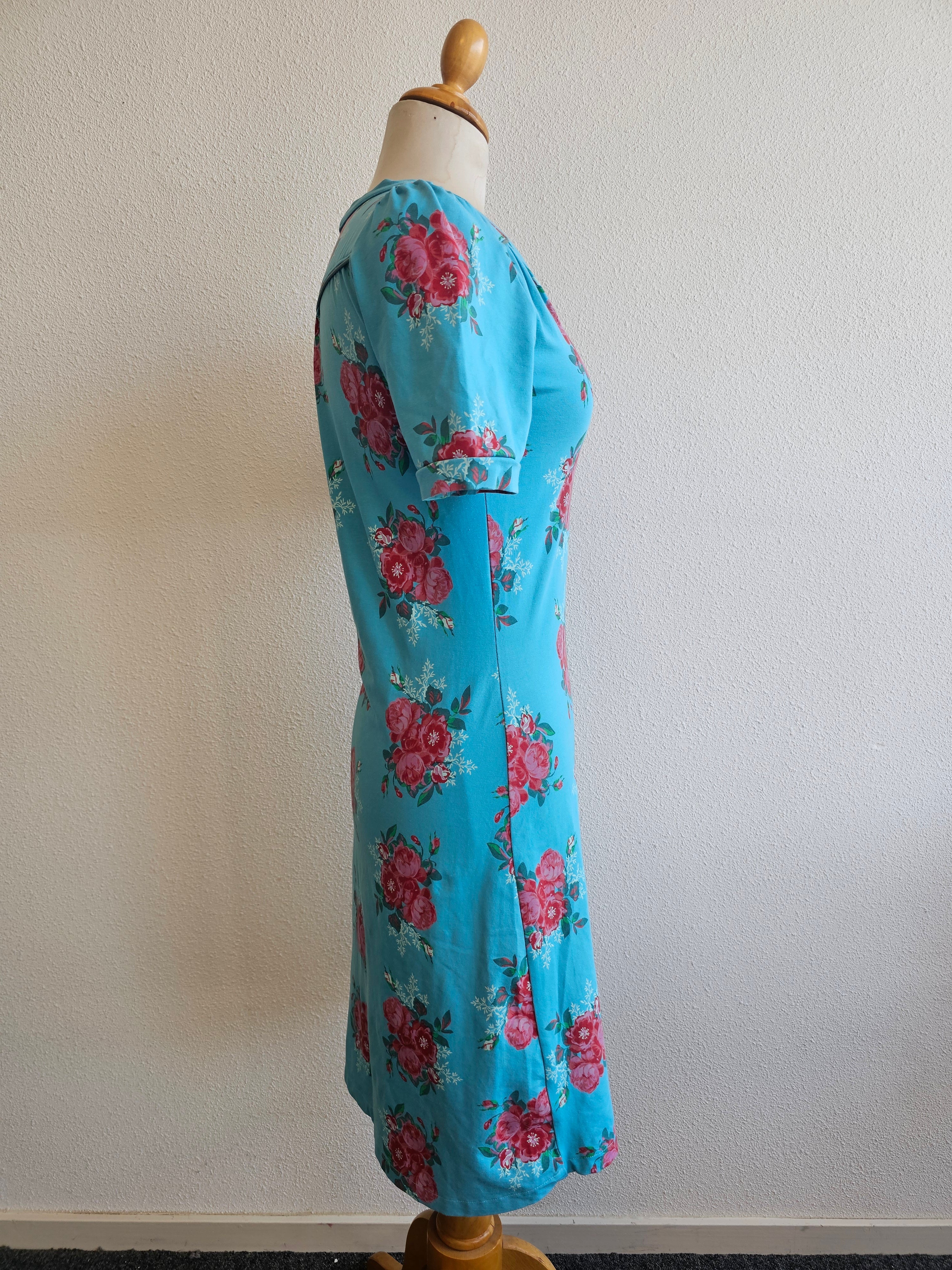 Tante Betsy jurk blauwe roze bloemen S