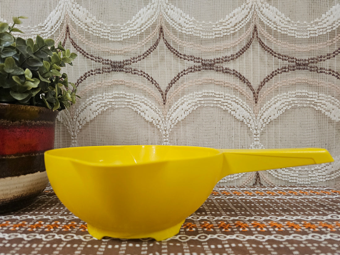 Tupperware vergiet geel