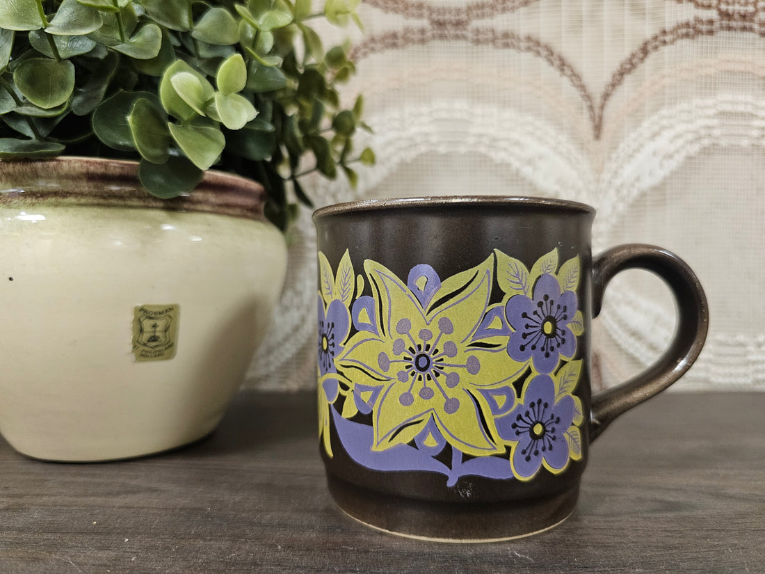 Koffie beker bruin paarse bloemen