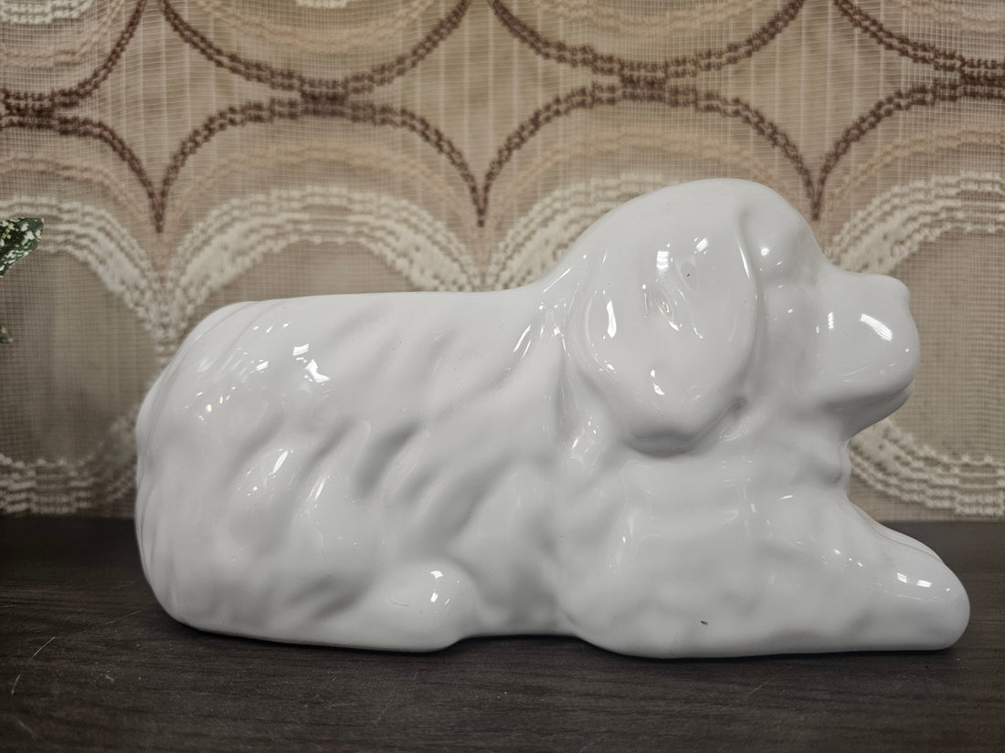 Wit keramiek bloempot hond