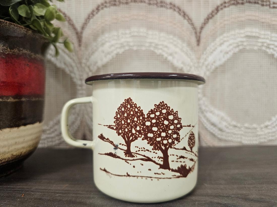 Emaille beker bruine bomen