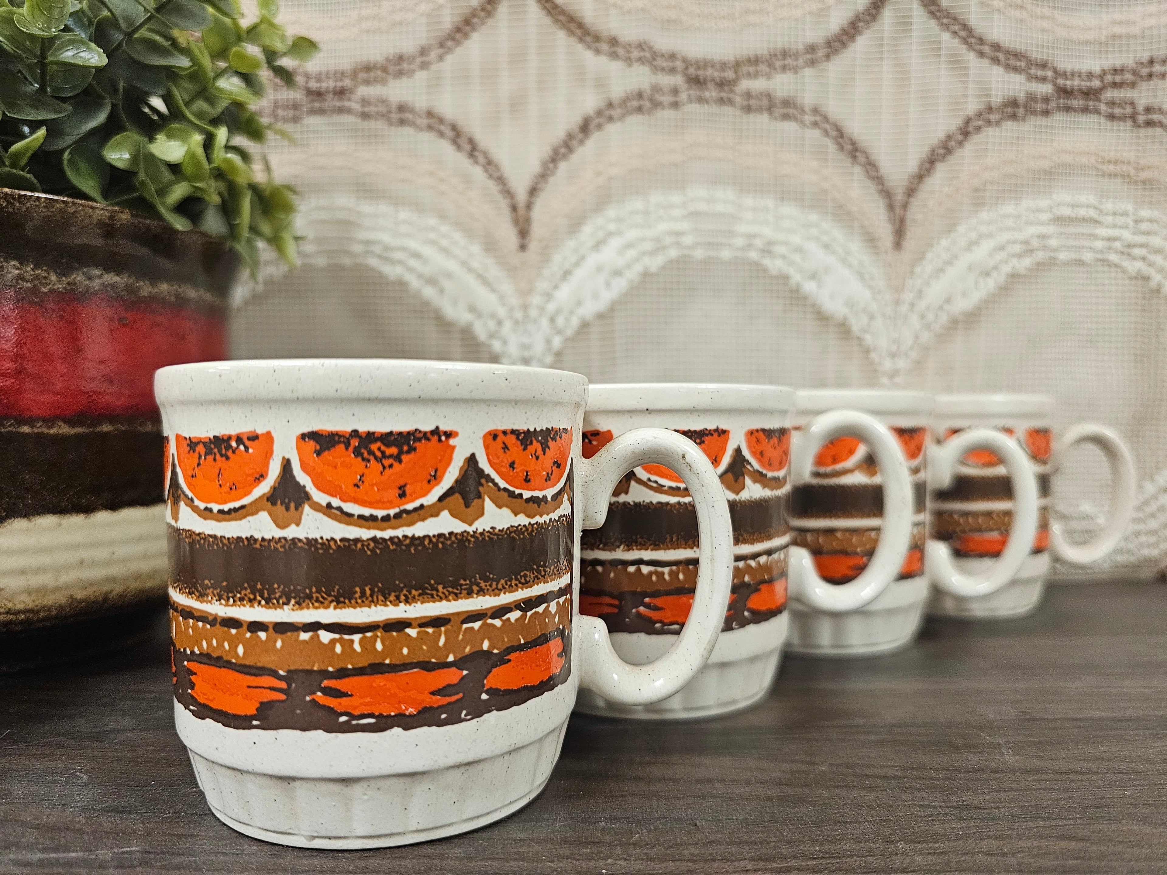 Jaren 60 koffie bekers bruin oranje
