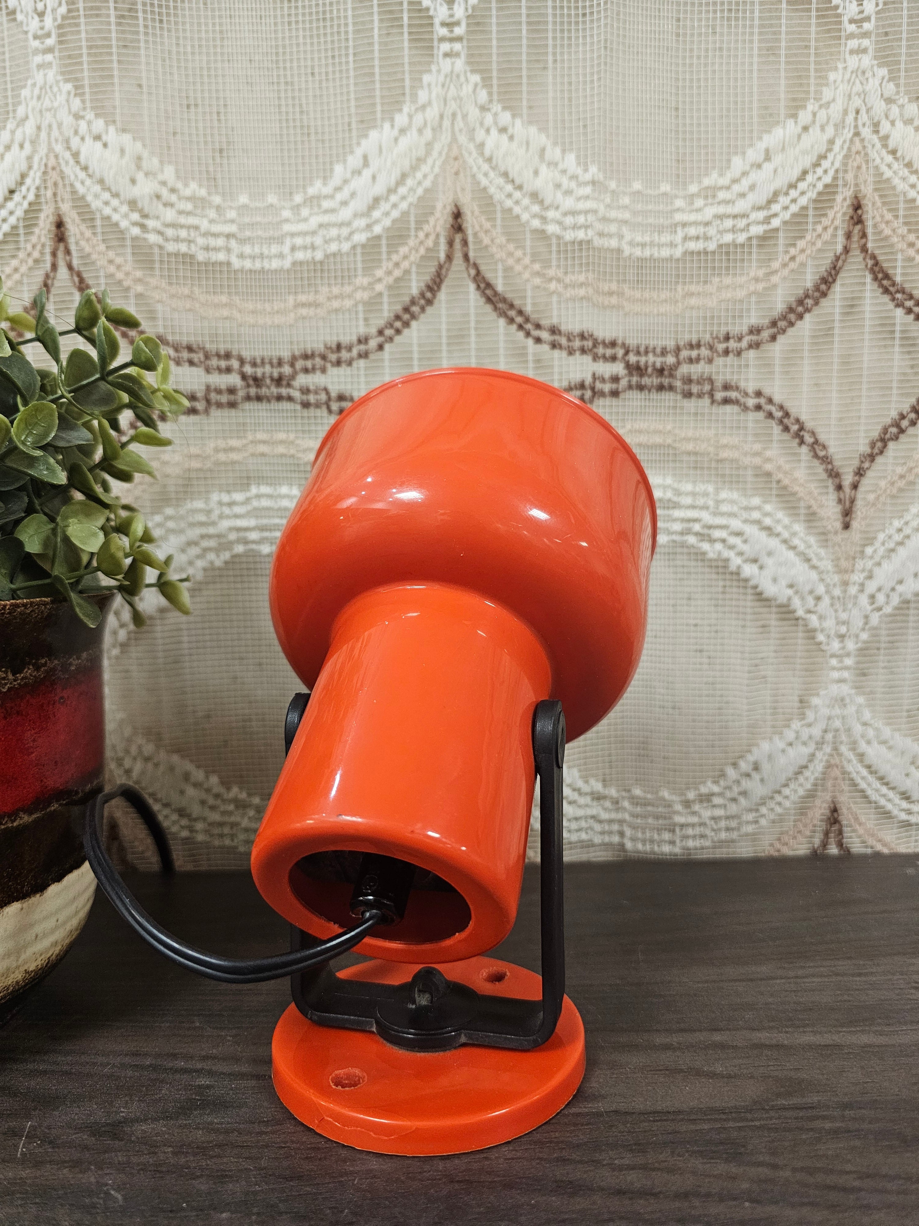 Jaren 70 spot lamp oranje kunststof