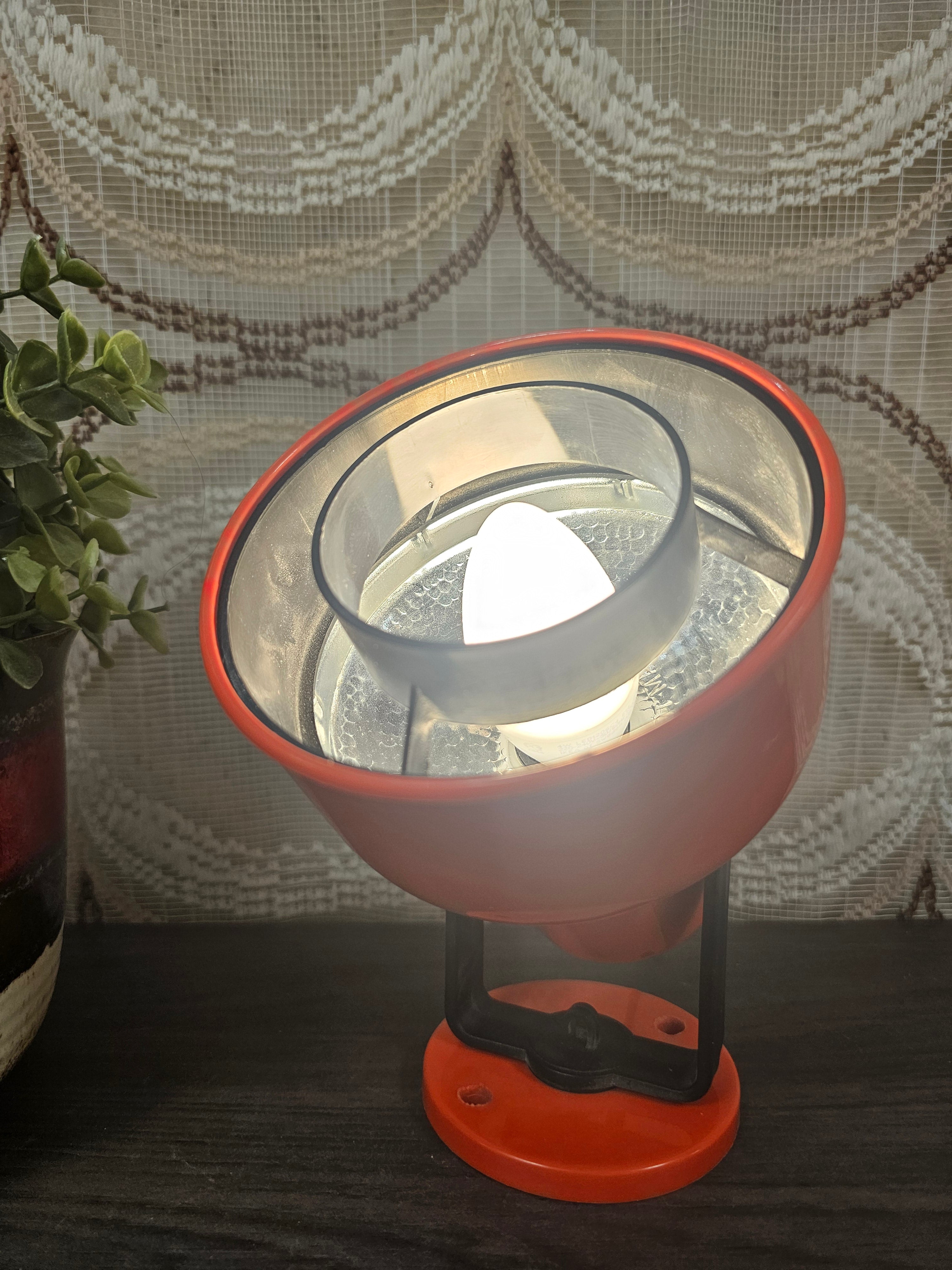 Jaren 70 spot lamp oranje kunststof