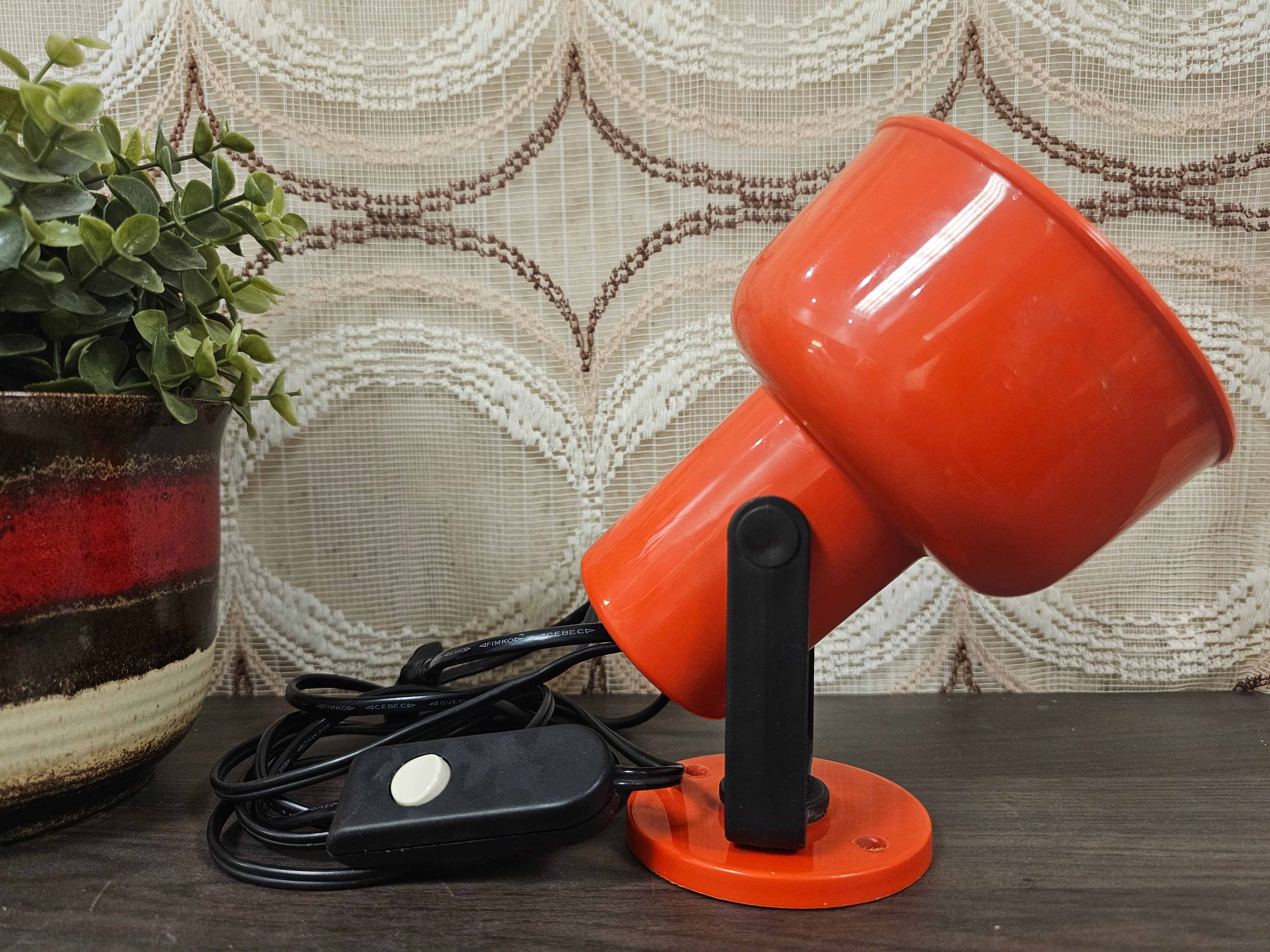 Jaren 70 spot lamp oranje kunststof