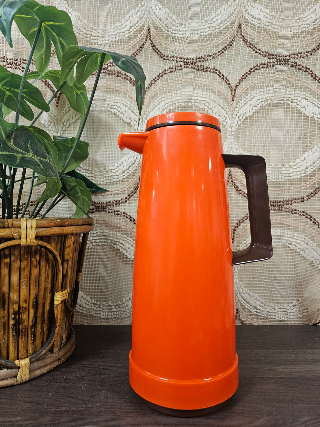 Thermoskan oranje met bruin handvat – 1 liter jaren ’70