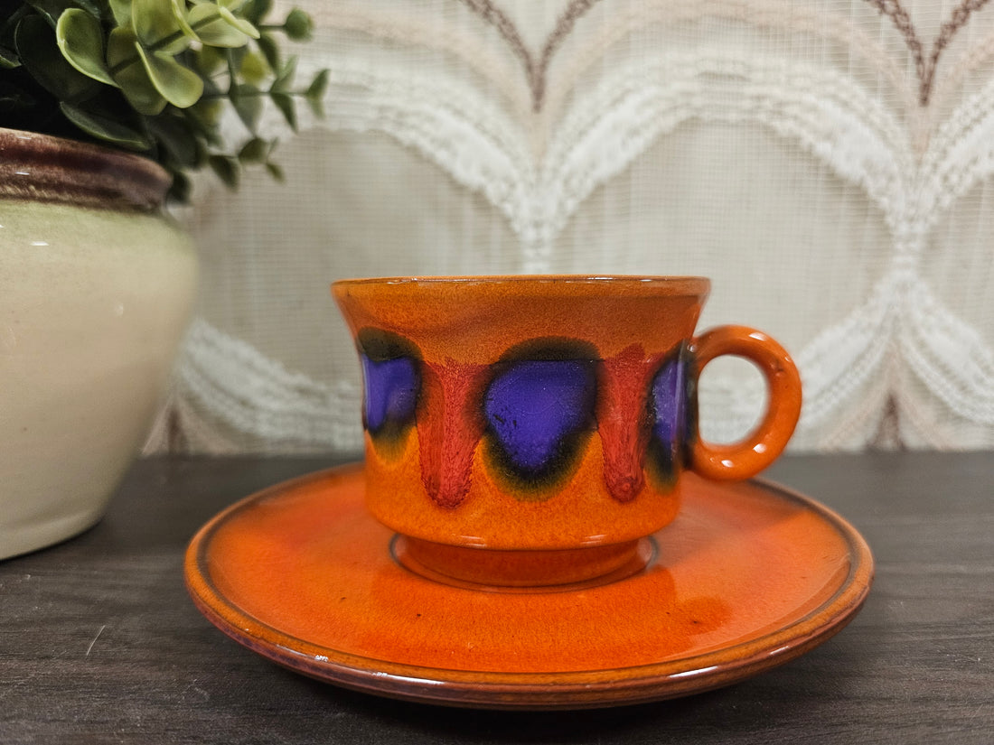 Kop en schotel oranje paarse fat lava