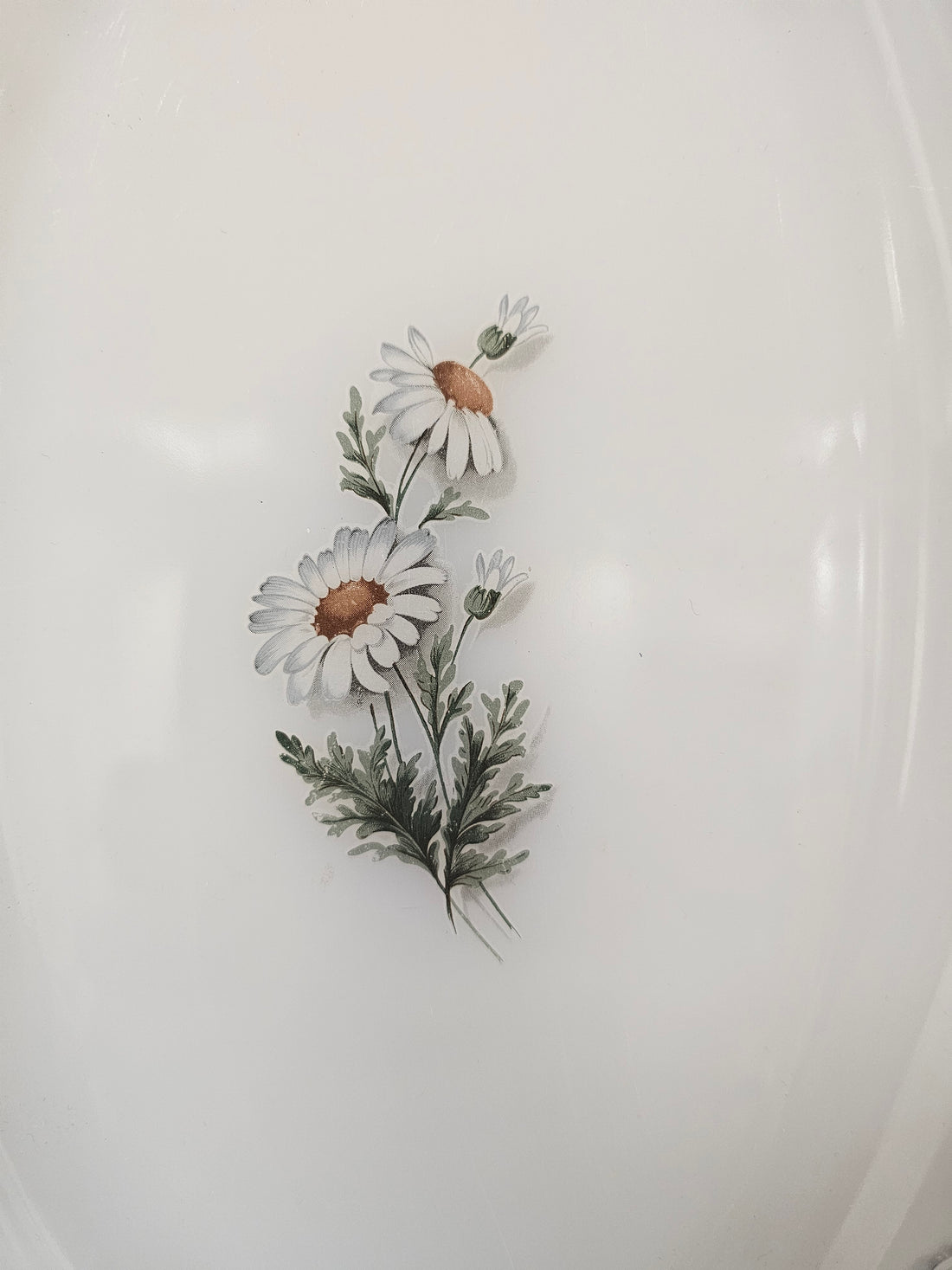 Vintage Arcopal ovaal bord met margriet – wit melkglas 36 x 23 cm